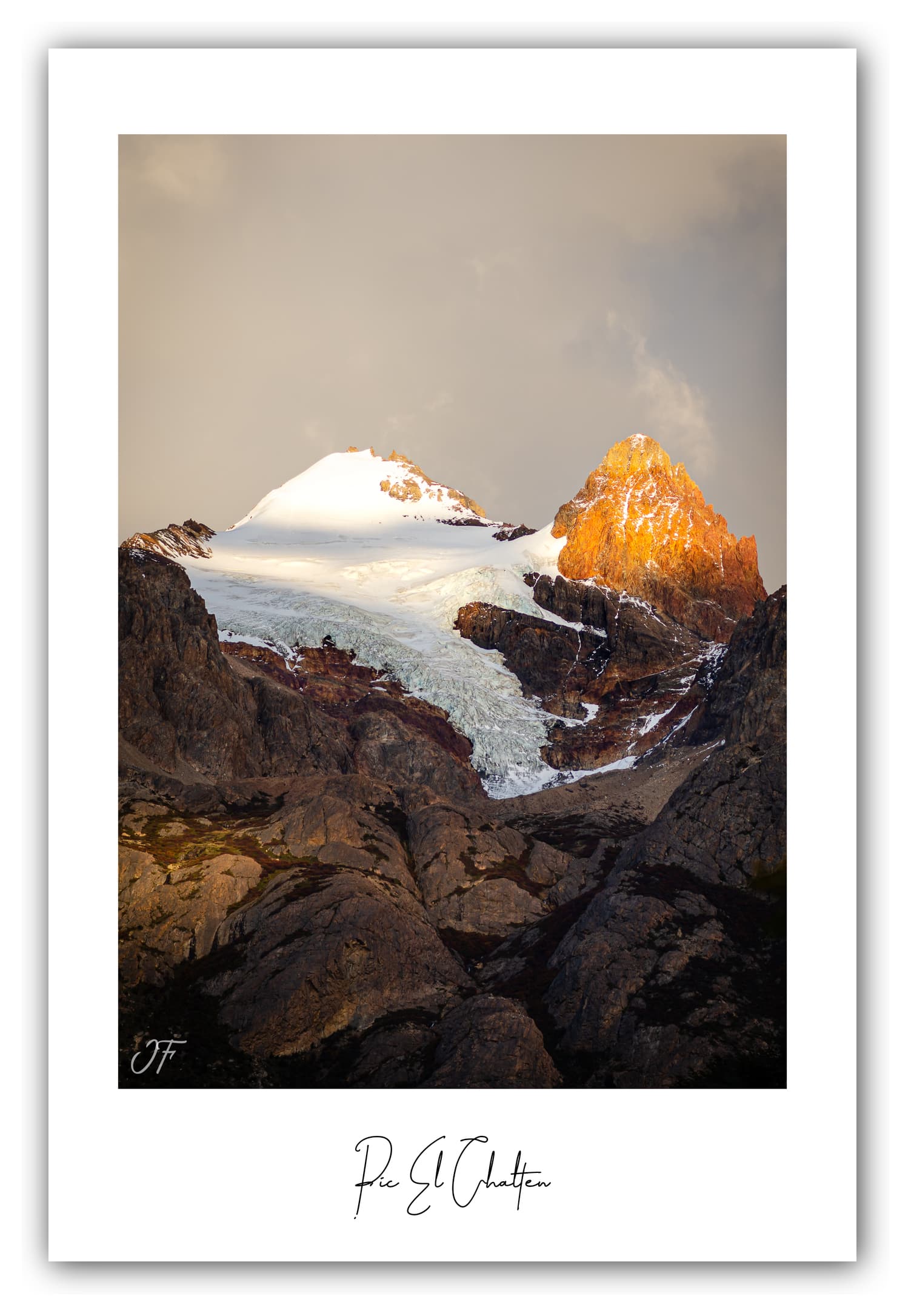 Poster Pic El Chalten - Patagonie (Argentine). Affiches Formats 30x40 cm, 40x60 cm ou 50x70 cm. Impression sur Papier Photo. Décoration murale. Nature. Paysage. Panorama. Montagne.