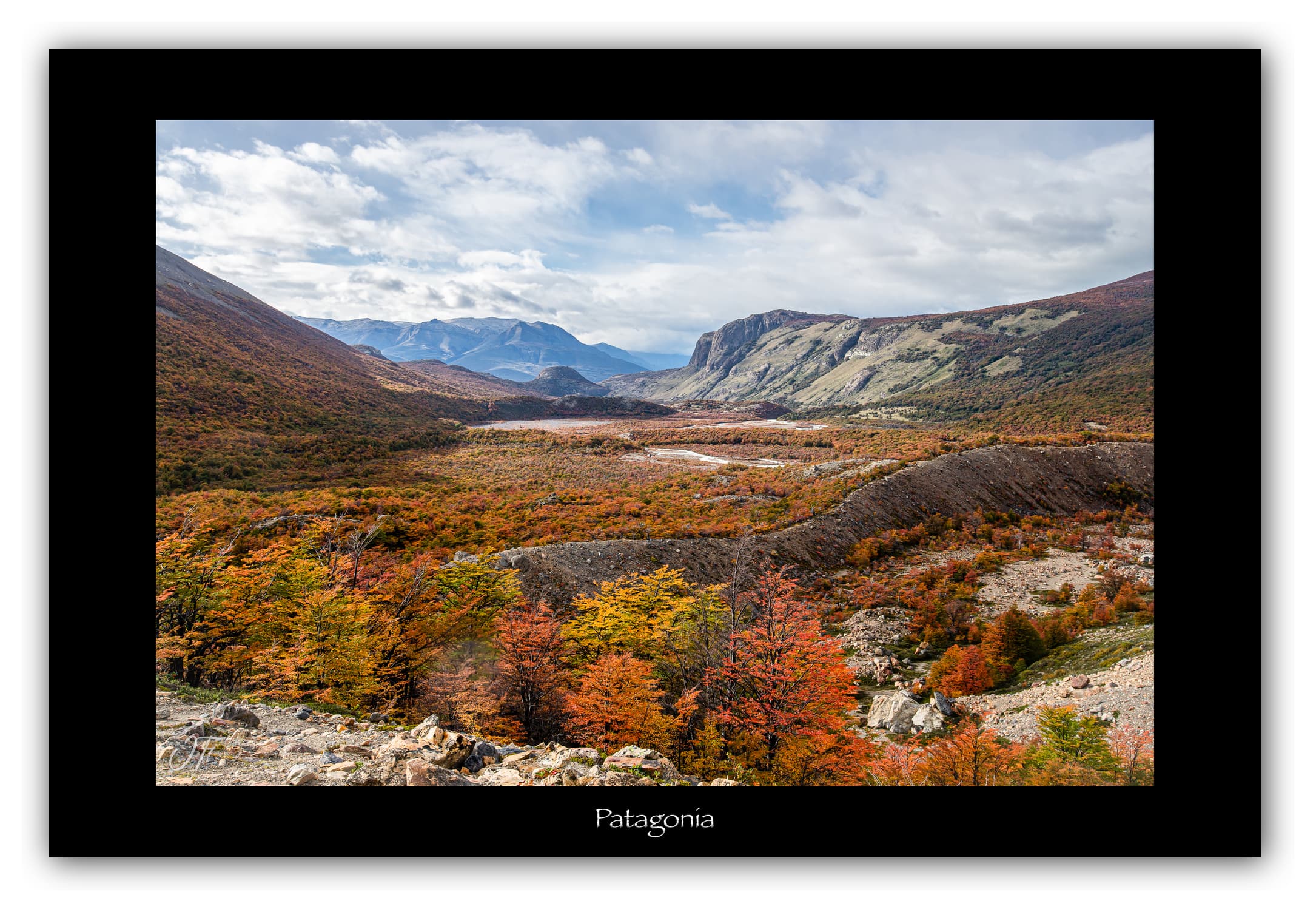 Poster Patagonie (Argentine). Affiches Formats 30x40 cm, 40x60 cm ou 50x70 cm. Impression sur Papier Photo. Décoration murale. Nature. Paysage. Panorama. Montagne.
