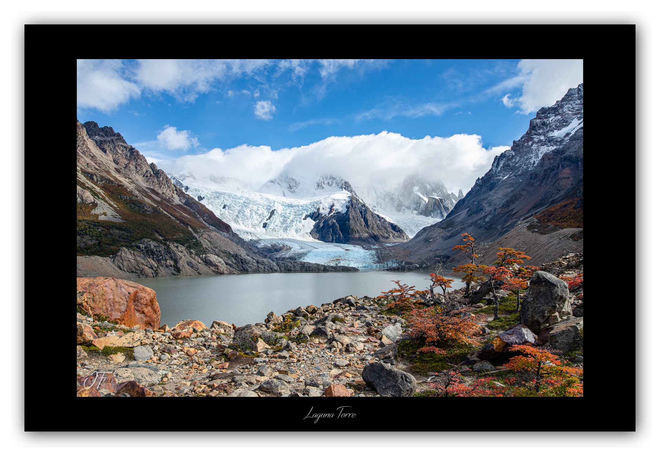 Poster Laguna Torre Patagonie (Argentine). Affiches Formats 30x40 cm, 40x60 cm ou 50x70 cm. Impression sur Papier Photo. Décoration murale. Nature. Paysage. Panorama. Montagne.