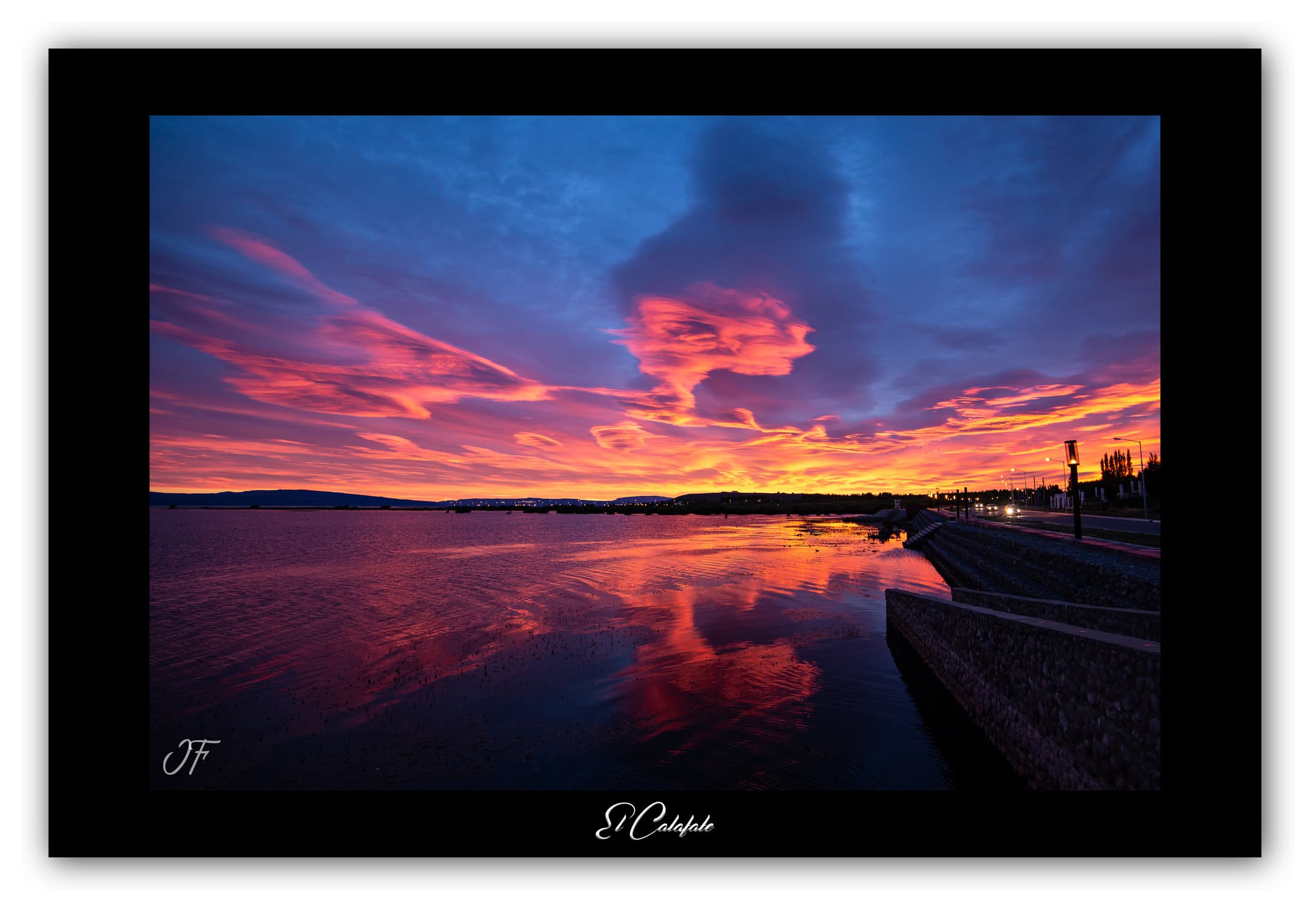 Poster El Calafate - Patagonie (Argentine). Affiches Formats 30x40 cm, 40x60 cm ou 50x70 cm. Impression sur Papier Photo. Décoration murale. Nature. Paysage. Panorama. Montagne.
