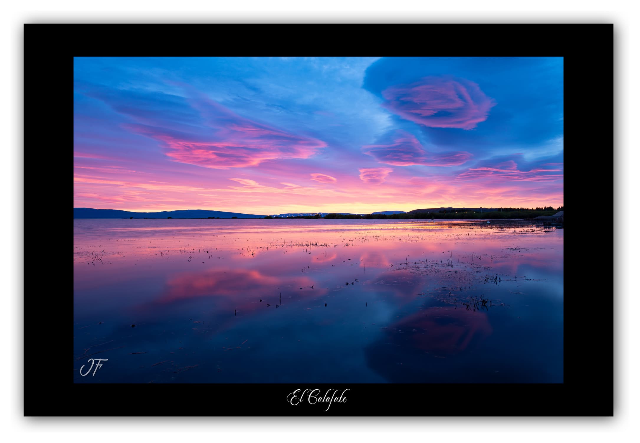 Poster El Calafate - Patagonie (Argentine). Affiches Formats 30x40 cm, 40x60 cm ou 50x70 cm. Impression sur Papier Photo. Décoration murale. Nature. Paysage. Panorama. Montagne.