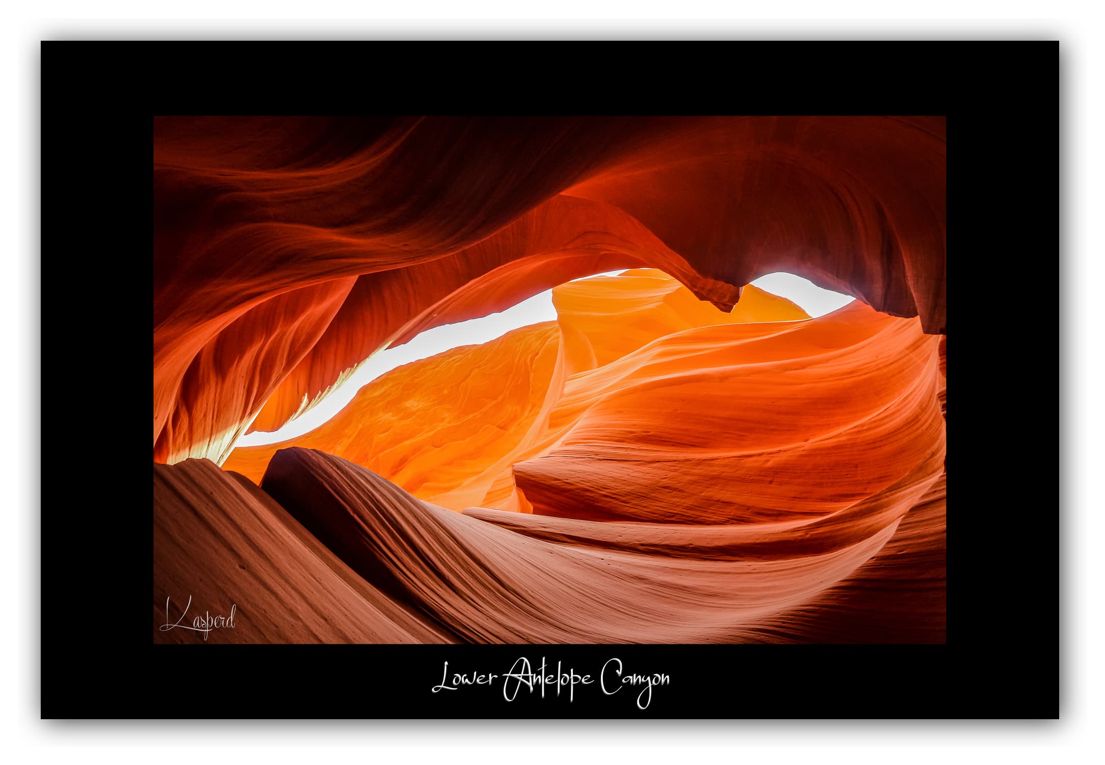 Poster Lower Antelope Canyon - Arizona (États-Unis). Affiches Formats 30x40 cm, 40x60 cm ou 50x70 cm. Impression sur Papier Photo ou alu-dibond. Décoration murale. Paysage. Ouest Américain.