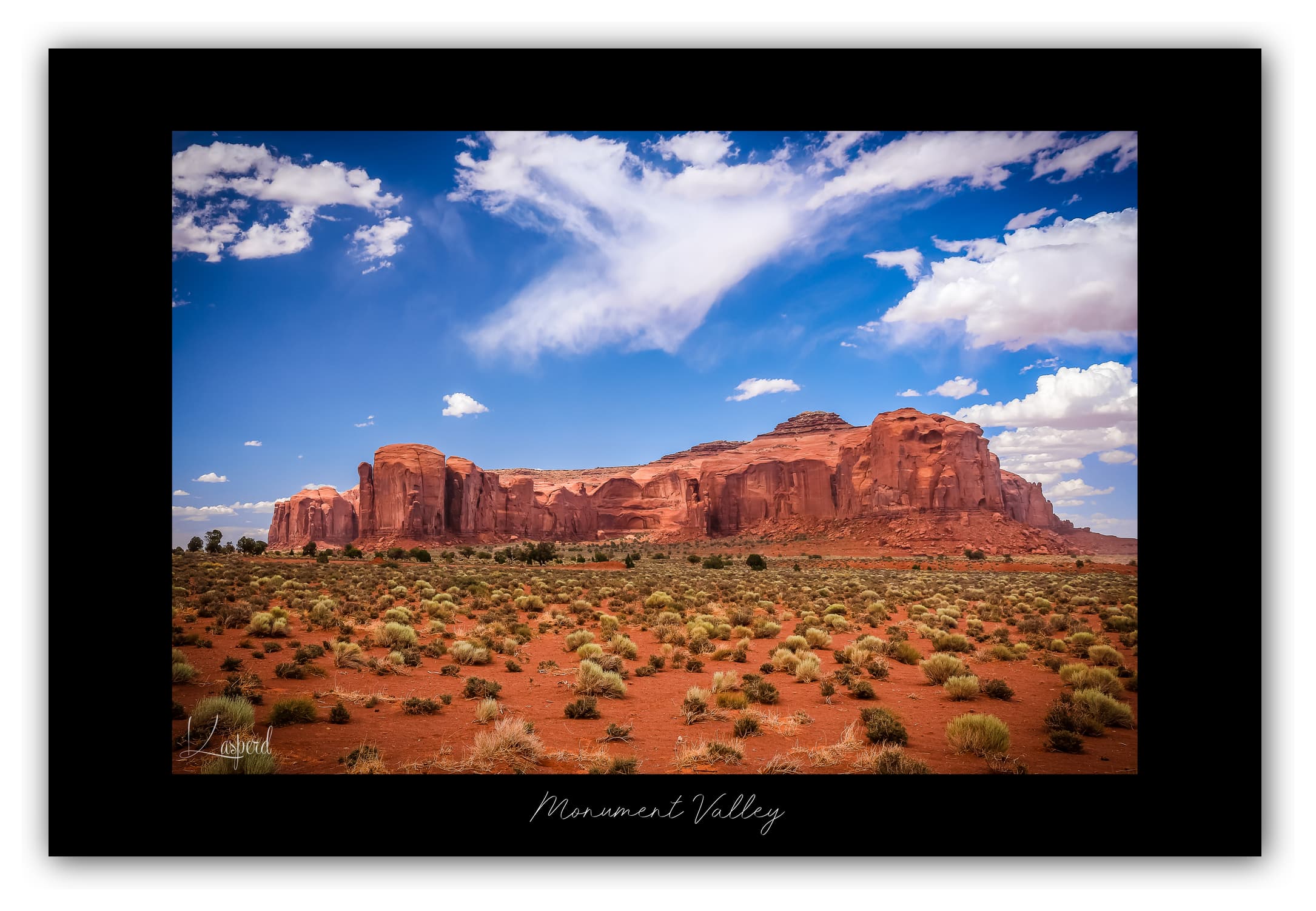 Poster Monument Valley - Arizona (États-Unis). Affiches Formats 30x40 cm, 40x60 cm ou 50x70 cm. Impression sur Papier Photo. Décoration murale. Paysage. Ouest Américain.