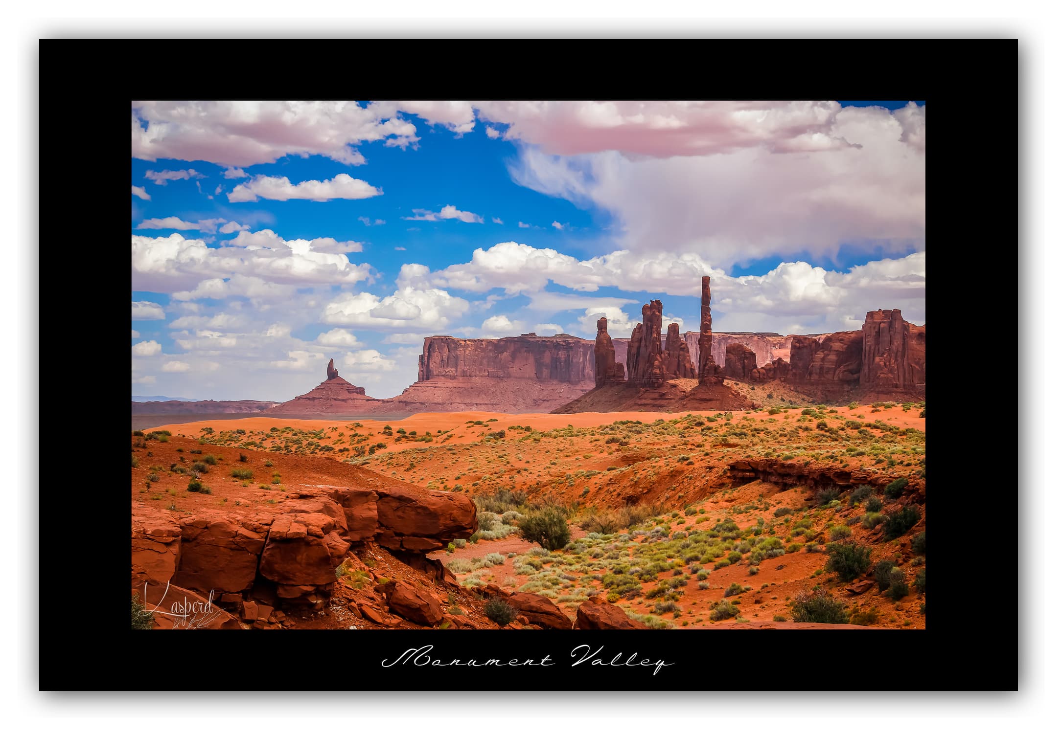 Poster Monument Valley - Arizona (États-Unis). Affiches Formats 30x40 cm, 40x60 cm ou 50x70 cm. Impression sur Papier Photo. Décoration murale. Paysage. Ouest Américain.