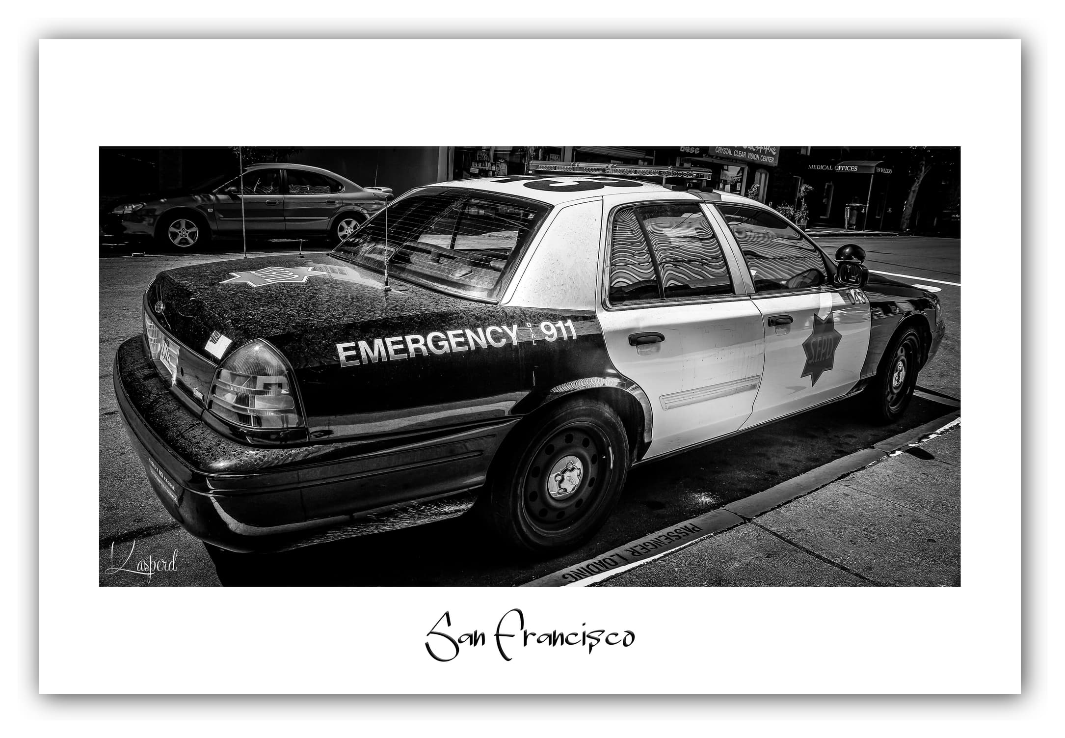 Poster San Francisco - Californie (États-Unis). Affiches Formats 30x40 cm, 40x60 cm ou 50x70 cm. Impression sur Papier Photo. Décoration murale. Voiture SFPD. Noir et Blanc.