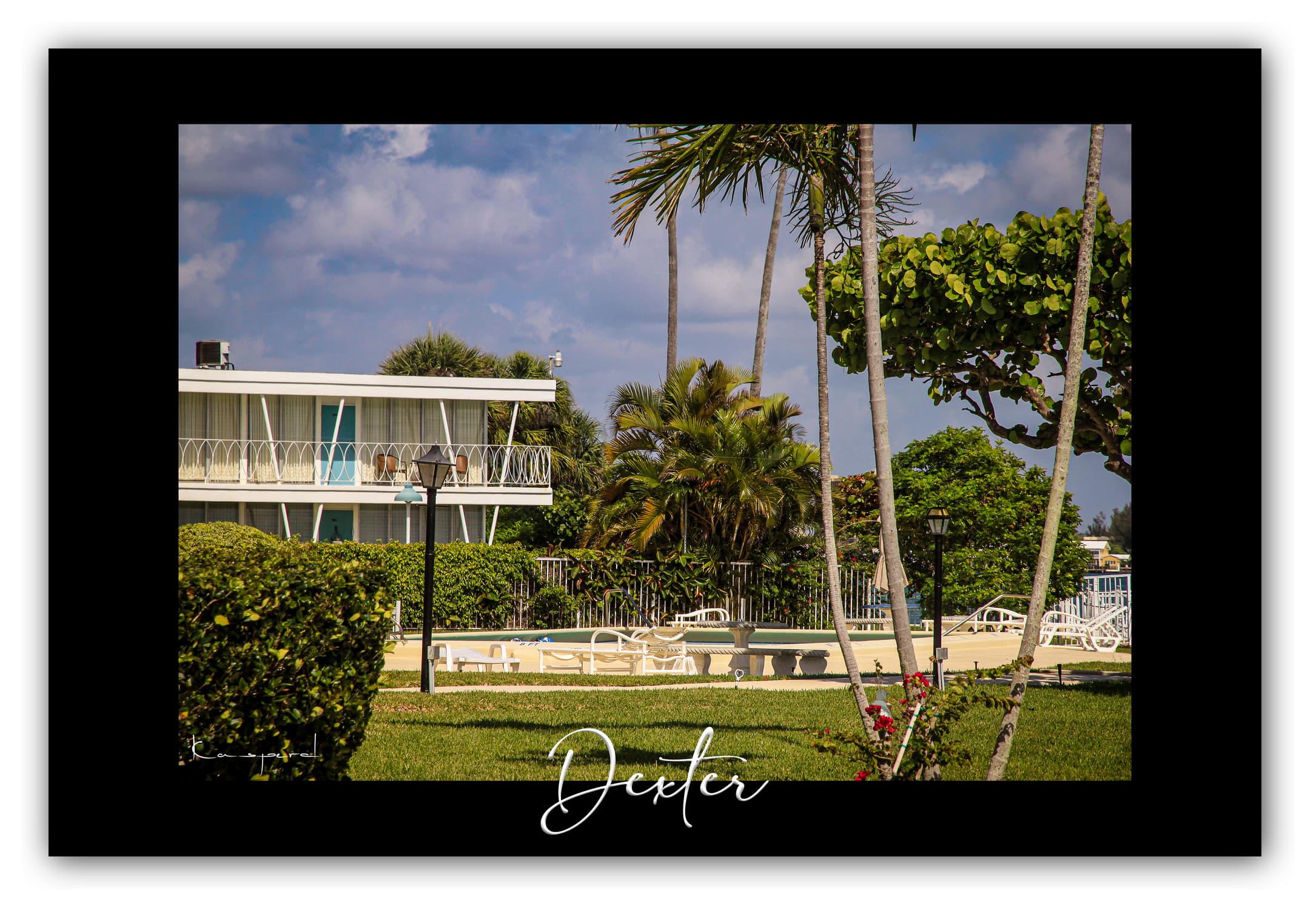 Poster Appartement de Dexter - Miami (États-Unis). Affiches Formats 30x40 cm, 40x60 cm ou 50x70 cm. Impression sur Papier Photo. Décoration murale. Ville. Paysage. Coucher de Soleil. Sunrise. Mer.