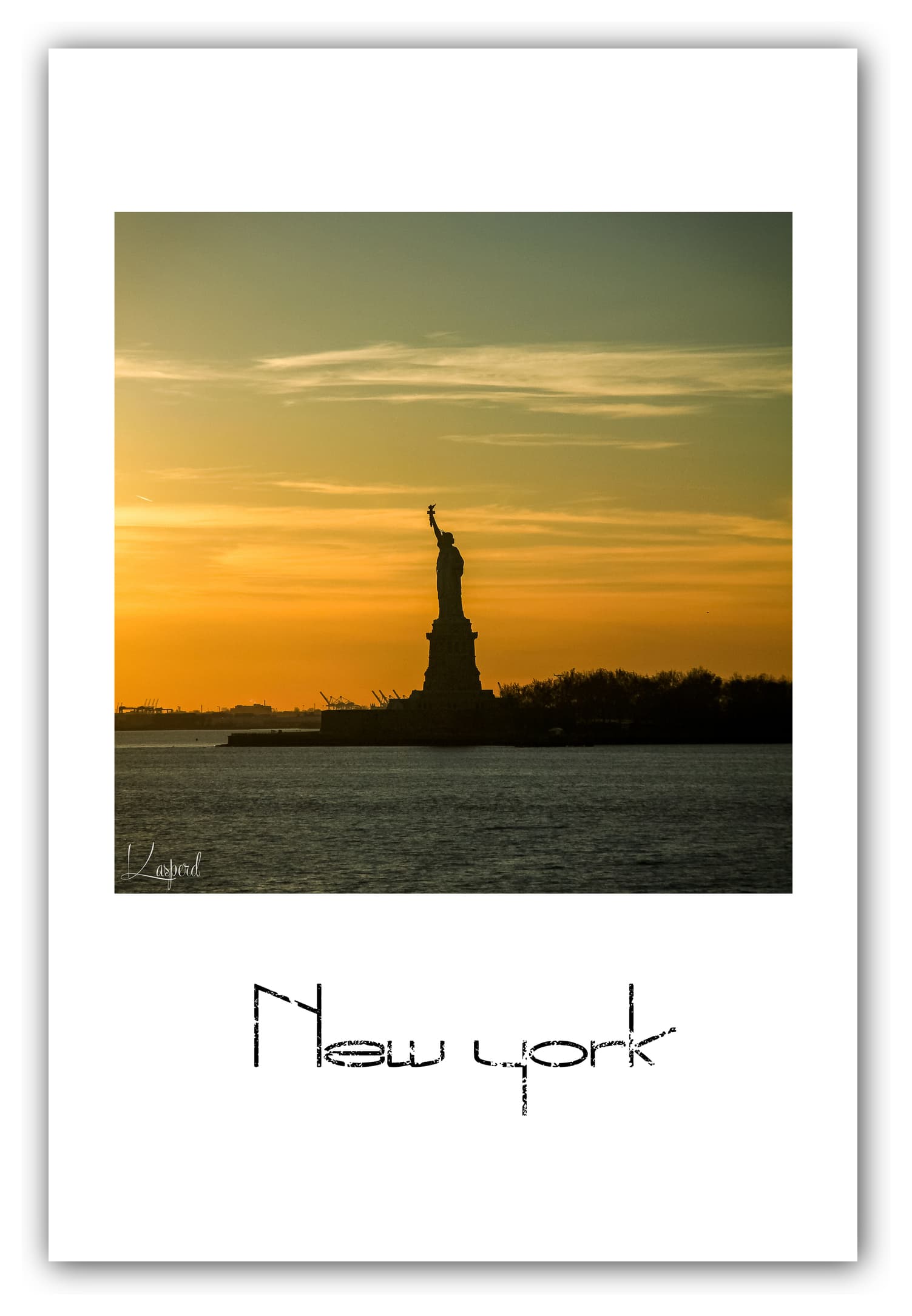 Poster Statue de la Liberté - New York (États-Unis). Affiches Formats 30x40 cm, 40x60 cm ou 50x70 cm. Impression sur Papier Photo. Décoration murale. Paysage Coucher de Soleil.