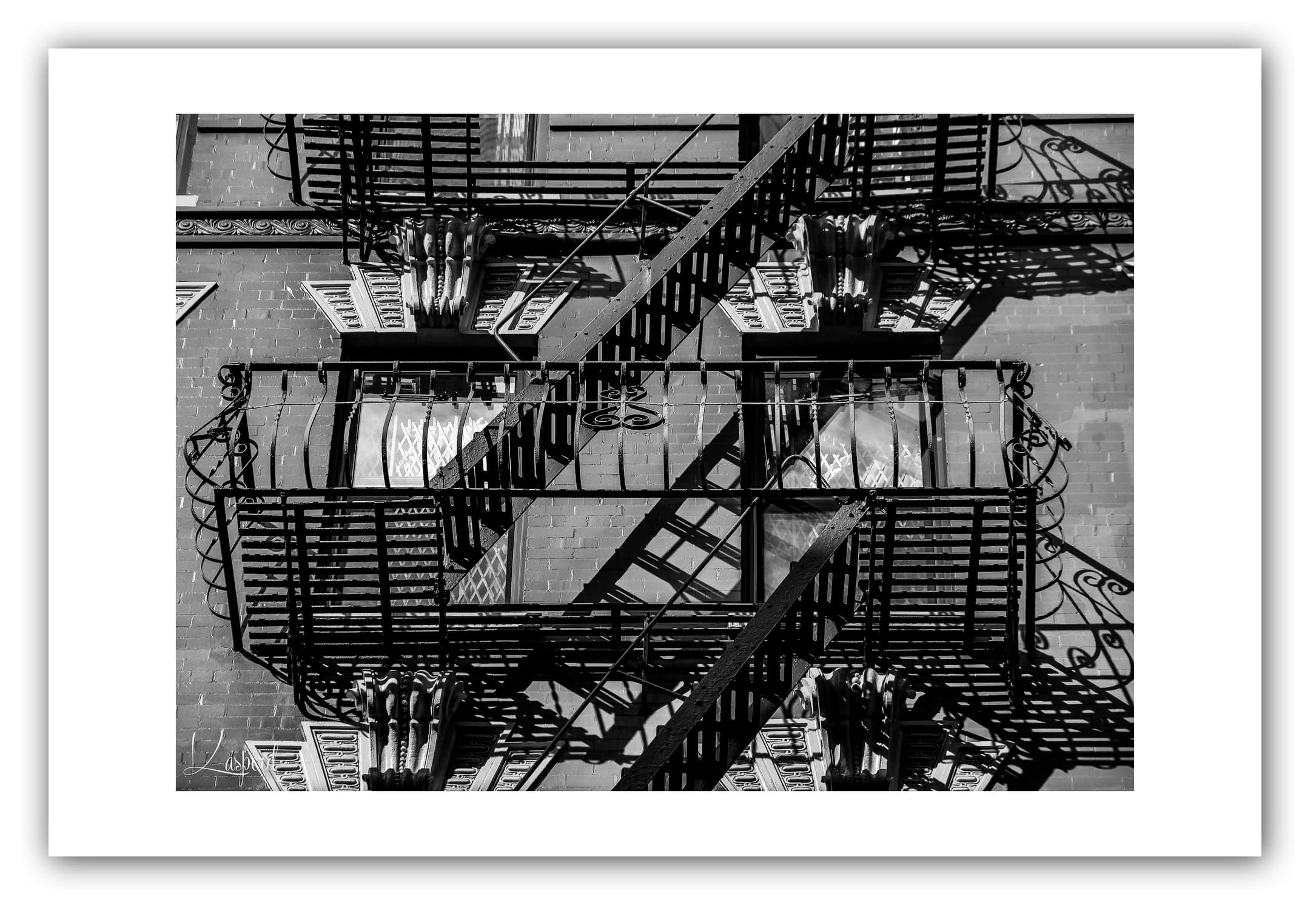 Poster Chinatown - New York (États-Unis). Affiches formats 30x40 cm, 40x60 cm ou 50x70 cm. Impression sur Papier Photo. Décoration murale. Architecture. Noir et Blanc.