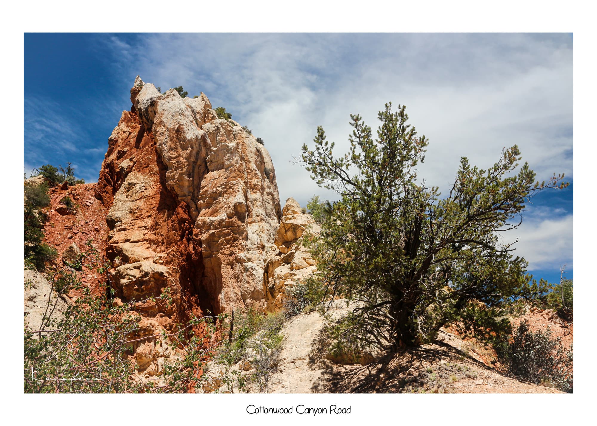 Poster Cottonwood Canyon Road (États-Unis). Affiches Formats 30x40 cm, 40x60 cm ou 50x70 cm. Impression sur Papier Photo. Décoration murale. Paysage. Ouest Américain.