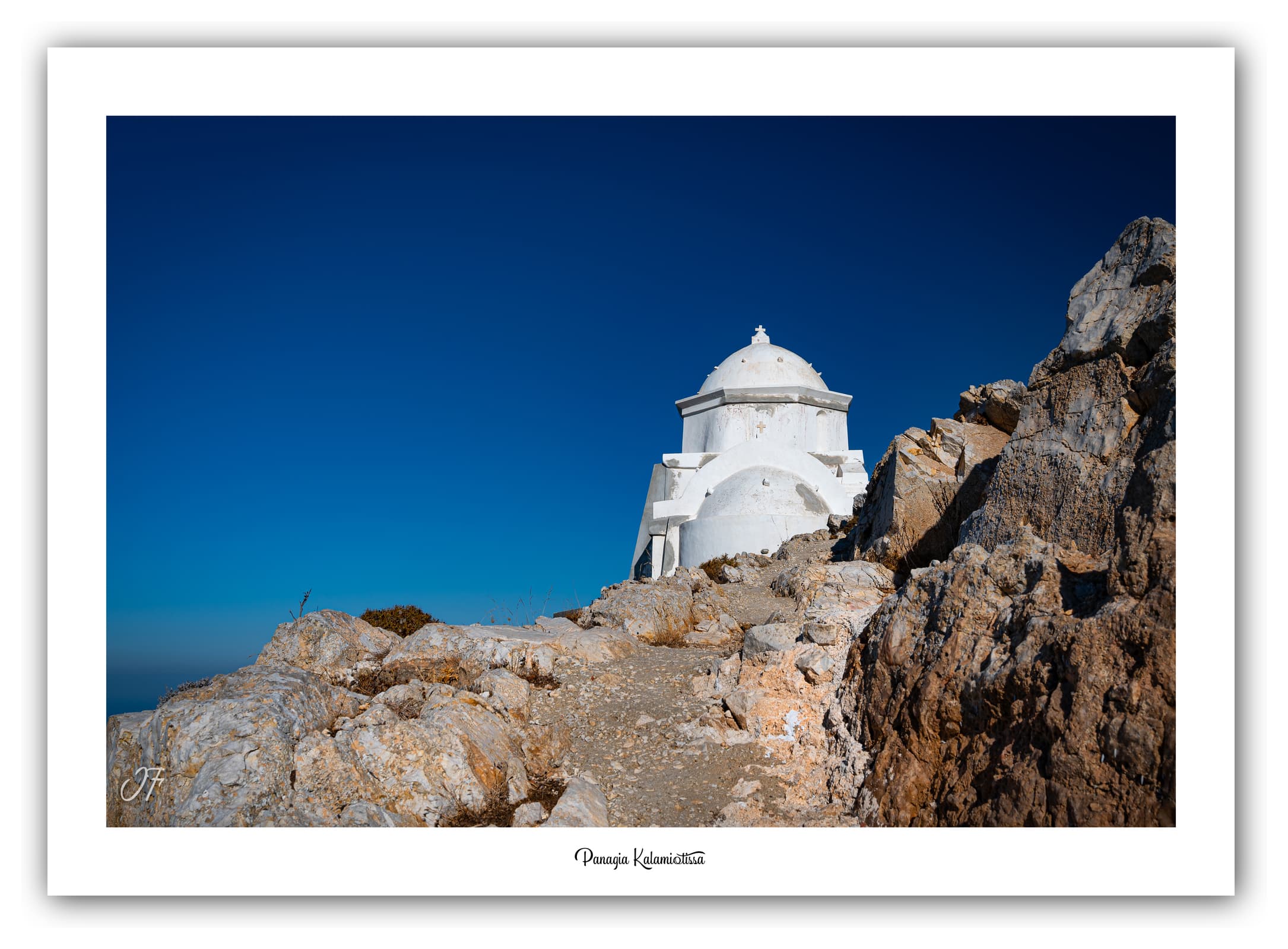 Générique Poster Panagia Kalamiotissa (Grèce). Affiches Formats 30x40cm, 40x60 cm ou 50x70 cm. Impression sur Papier Photo. Décoration murale. Architecture. Mer.