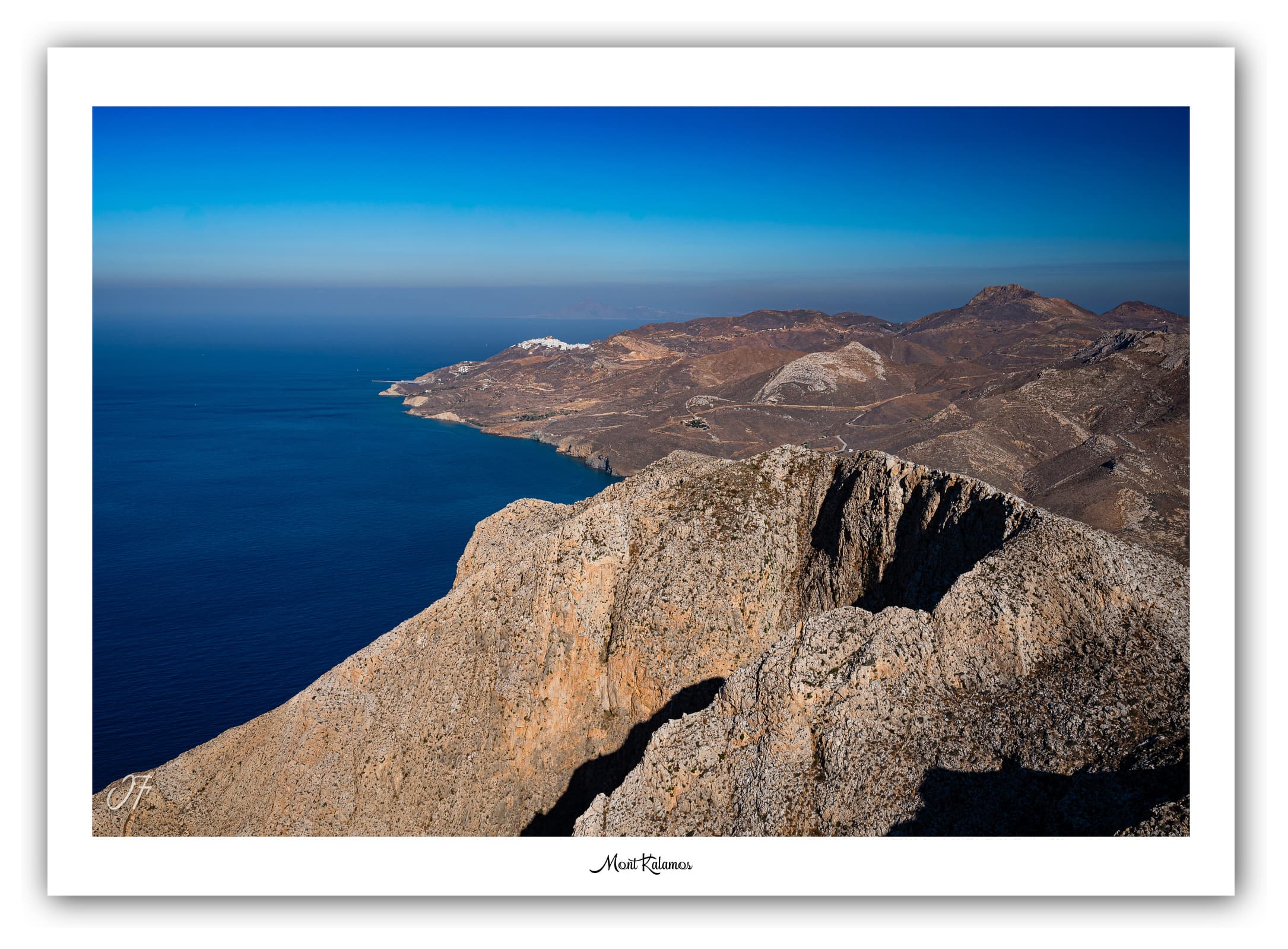 Générique Poster Mont Kalamos (Grèce). Affiches Formats 30x40cm, 40x60 cm ou 50x70 cm. Impression sur Papier Photo. Décoration murale. Paysage. Mer.