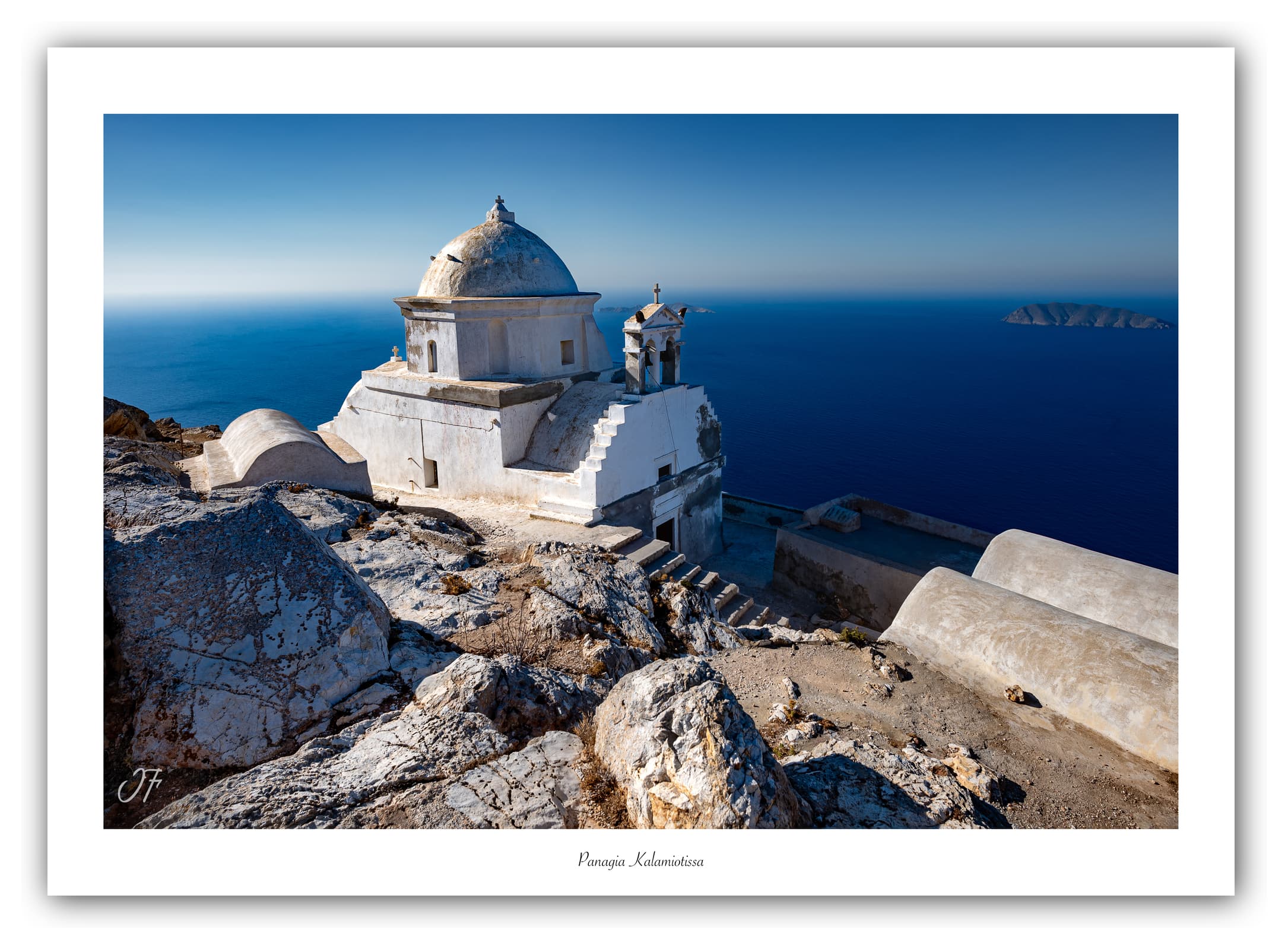 Générique Poster Panagia Kalamiotissa (Grèce). Affiches Formats 30x40cm, 40x60 cm ou 50x70 cm. Impression sur Papier Photo. Décoration murale. Architecture. Mer.