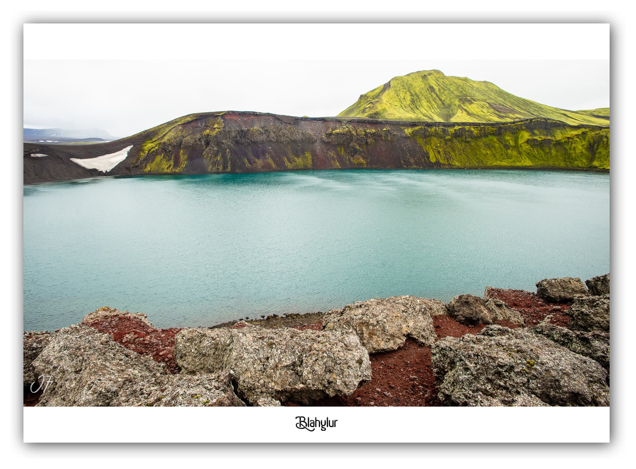 Poster Lac Bláhylur (Islande). Affiches Formats 30x40cm, 40x60 cm ou 50x70 cm. Impression sur Papier Photo. Décoration murale. Volcan. Paysage.