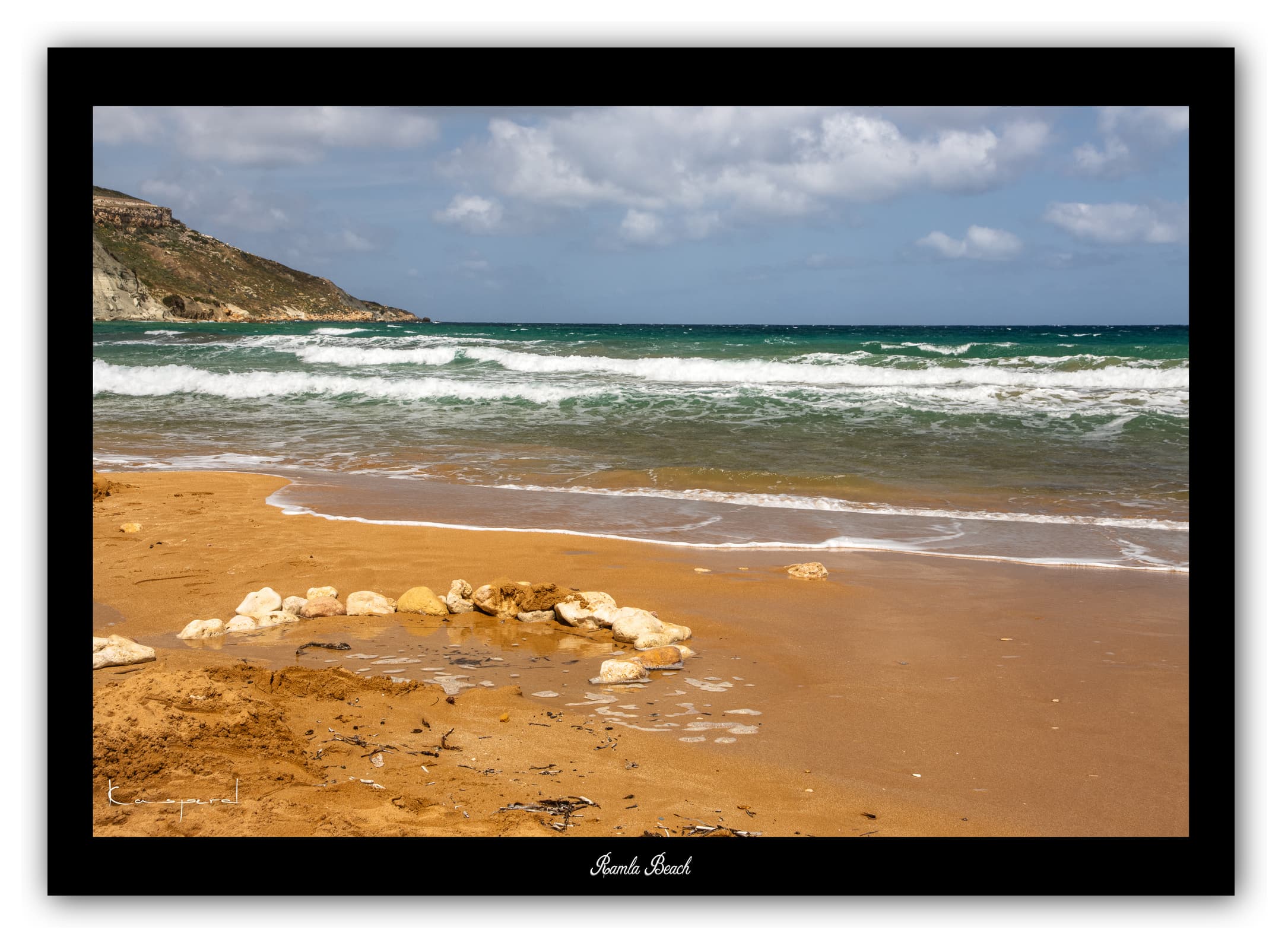 Générique Poster Ramla Beach (Gozo). Affiches Formats 30x40cm, 40x60 cm ou 50x70 cm. Impression sur Papier Photo. Décoration murale. Paysage. Mer. Îles.