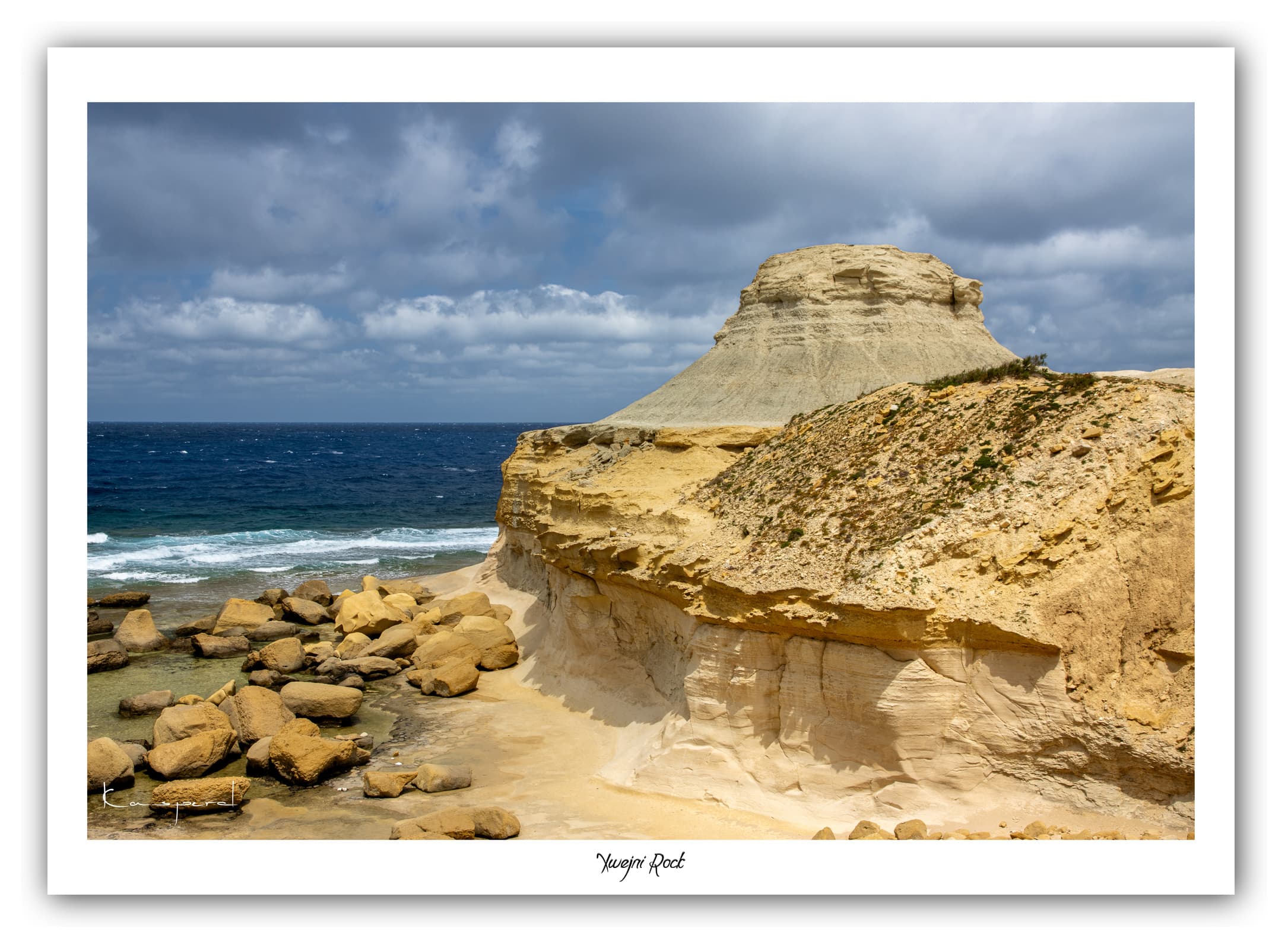 Générique Poster Xwejni Rock (Gozo). Affiches Formats 30x40cm, 40x60 cm ou 50x70 cm. Impression sur Papier Photo. Décoration murale. Paysage. Mer. Îles.