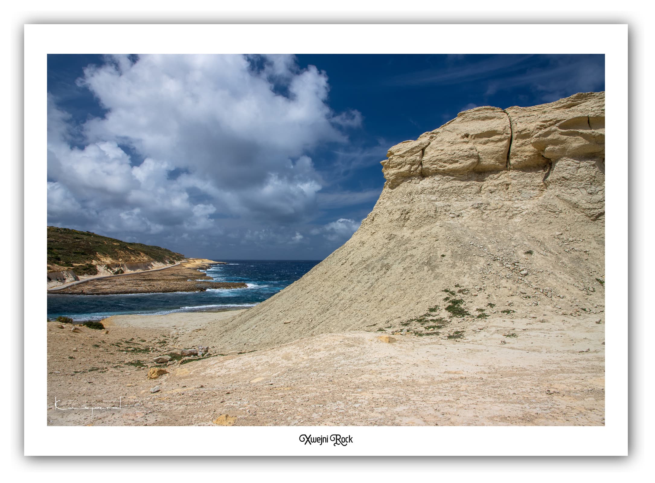 Générique Poster Xwejni Rock (Gozo). Affiches Formats 30x40cm, 40x60 cm ou 50x70 cm. Impression sur Papier Photo. Décoration murale. Paysage. Mer. Îles.