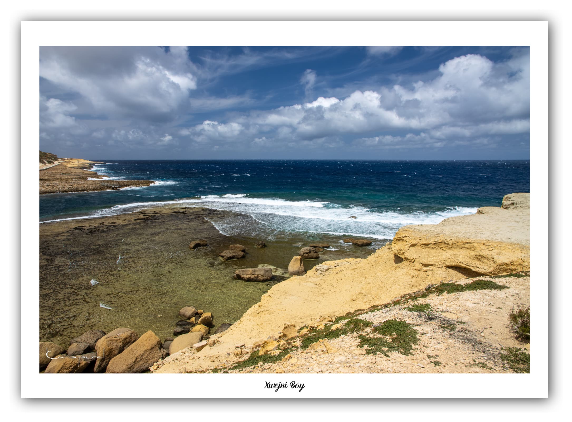 Générique Poster Xwejni Bay (Gozo). Affiches Formats 30x40cm, 40x60 cm ou 50x70 cm. Impression sur Papier Photo. Décoration murale. Paysage. Mer. Îles.