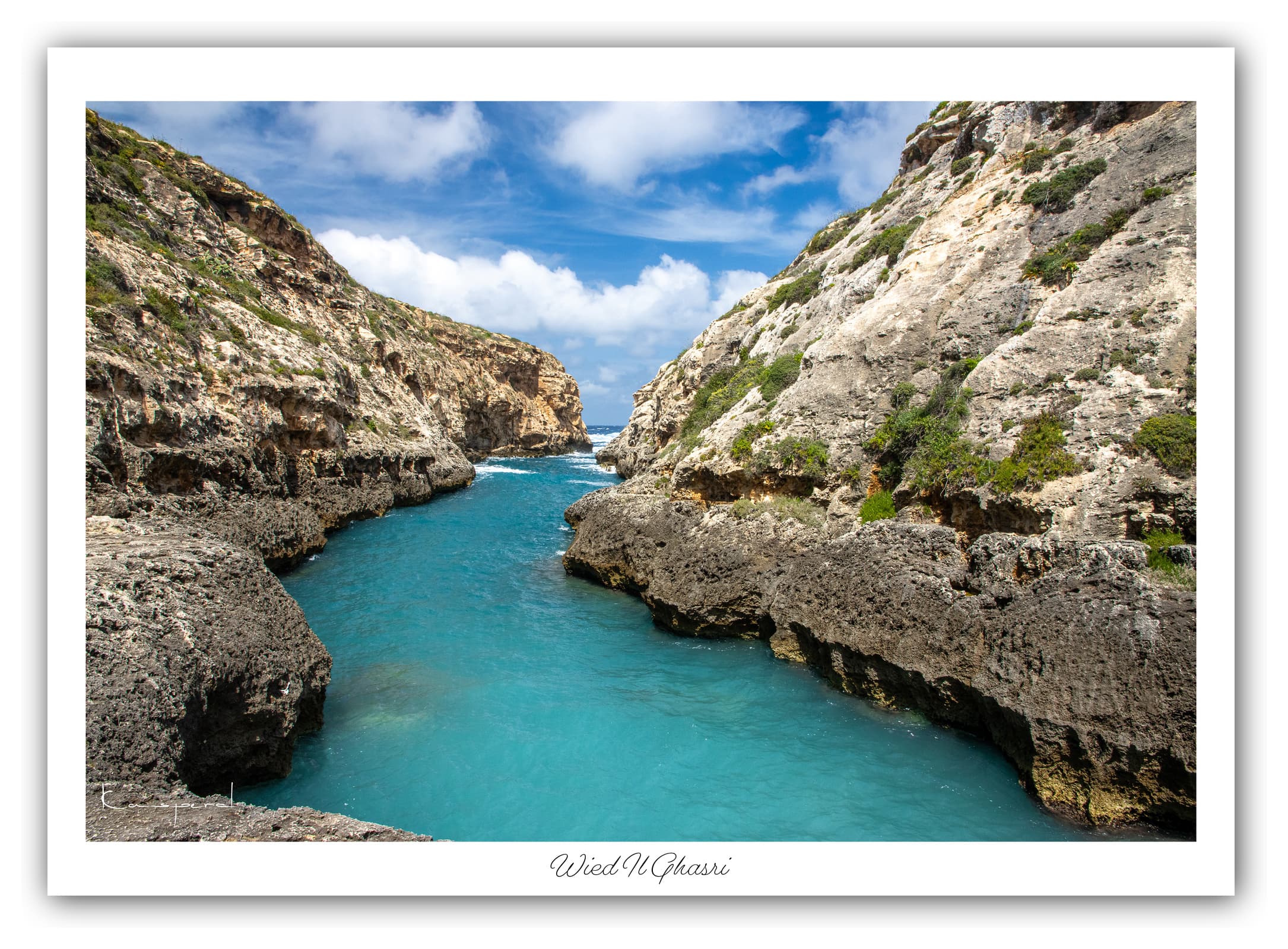 Générique Poster Wied Il-Ghasri (Gozo). Affiches Formats 30x40cm, 40x60 cm ou 50x70 cm. Impression sur Papier Photo. Décoration murale. Paysage. Mer. Îles.