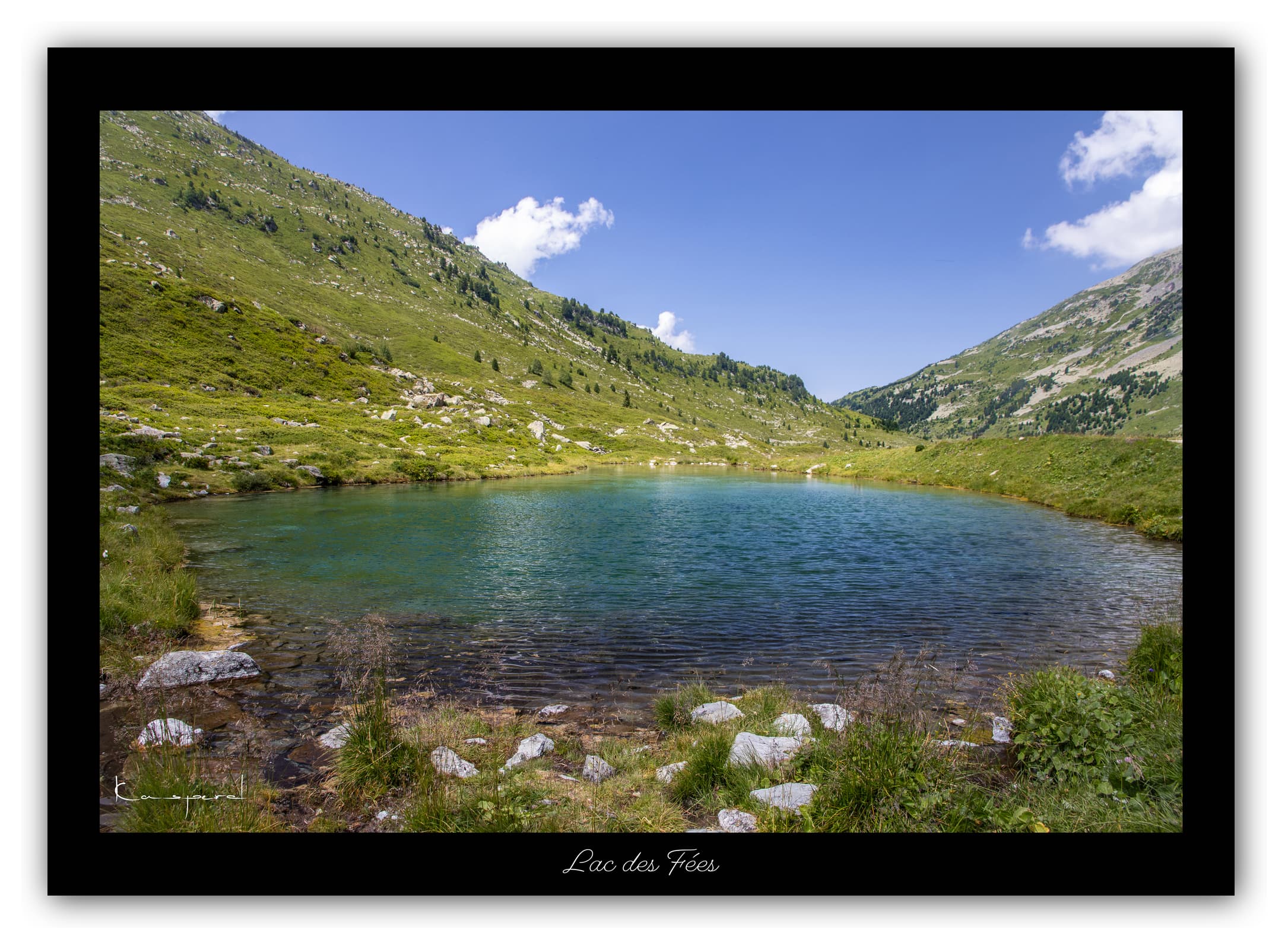 Générique Poster Lac des Fées (Savoie). Affiches Formats 30x40cm, 40x60 cm ou 50x70 cm. Impression sur Papier Photo. Décoration murale. Paysage. Montagne.