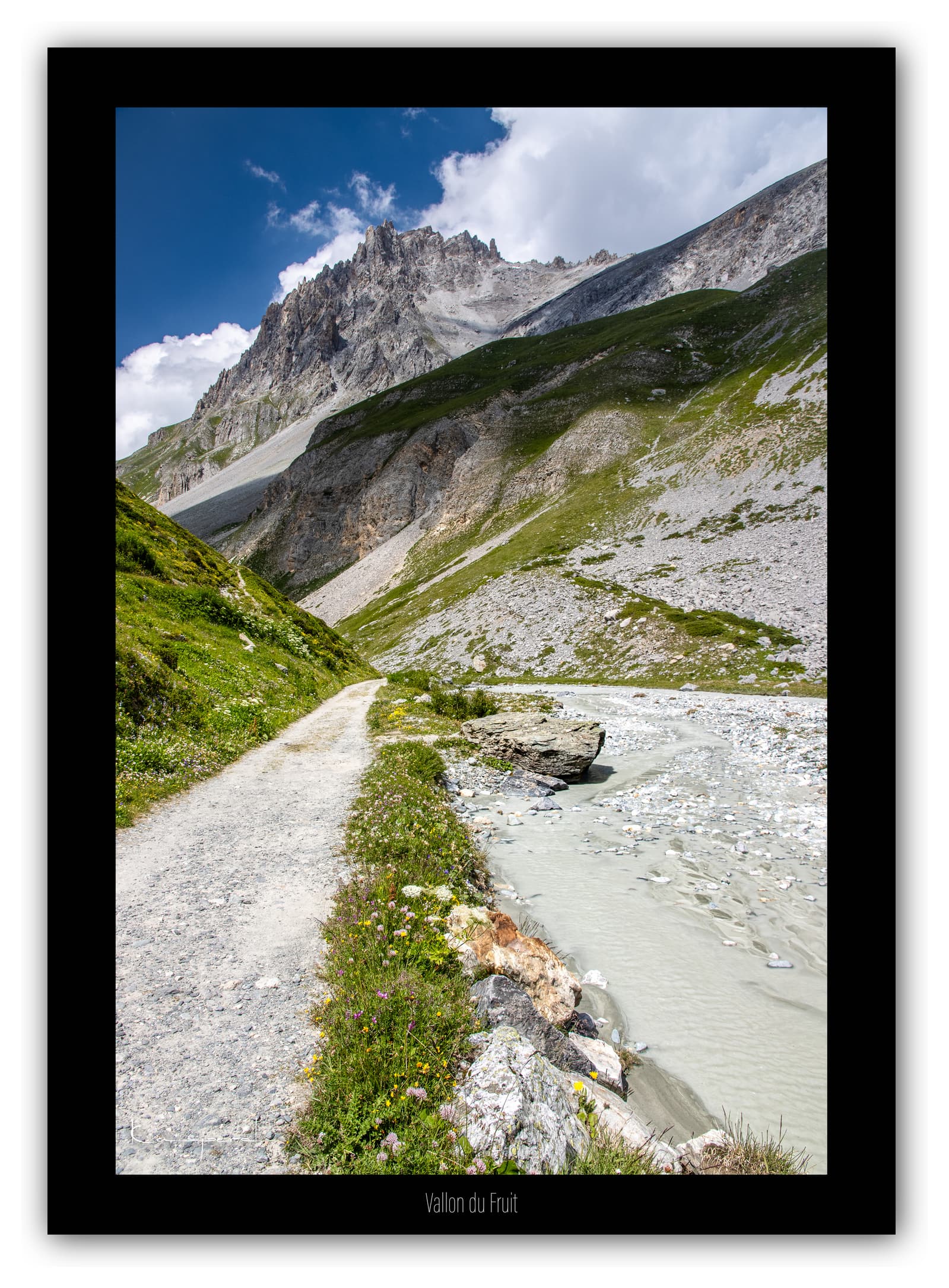 Générique Poster Vallon du Fruit (Savoie). Affiches Formats 30x40cm, 40x60 cm ou 50x70 cm. Impression sur Papier Photo. Décoration murale. Paysage. Montagne.