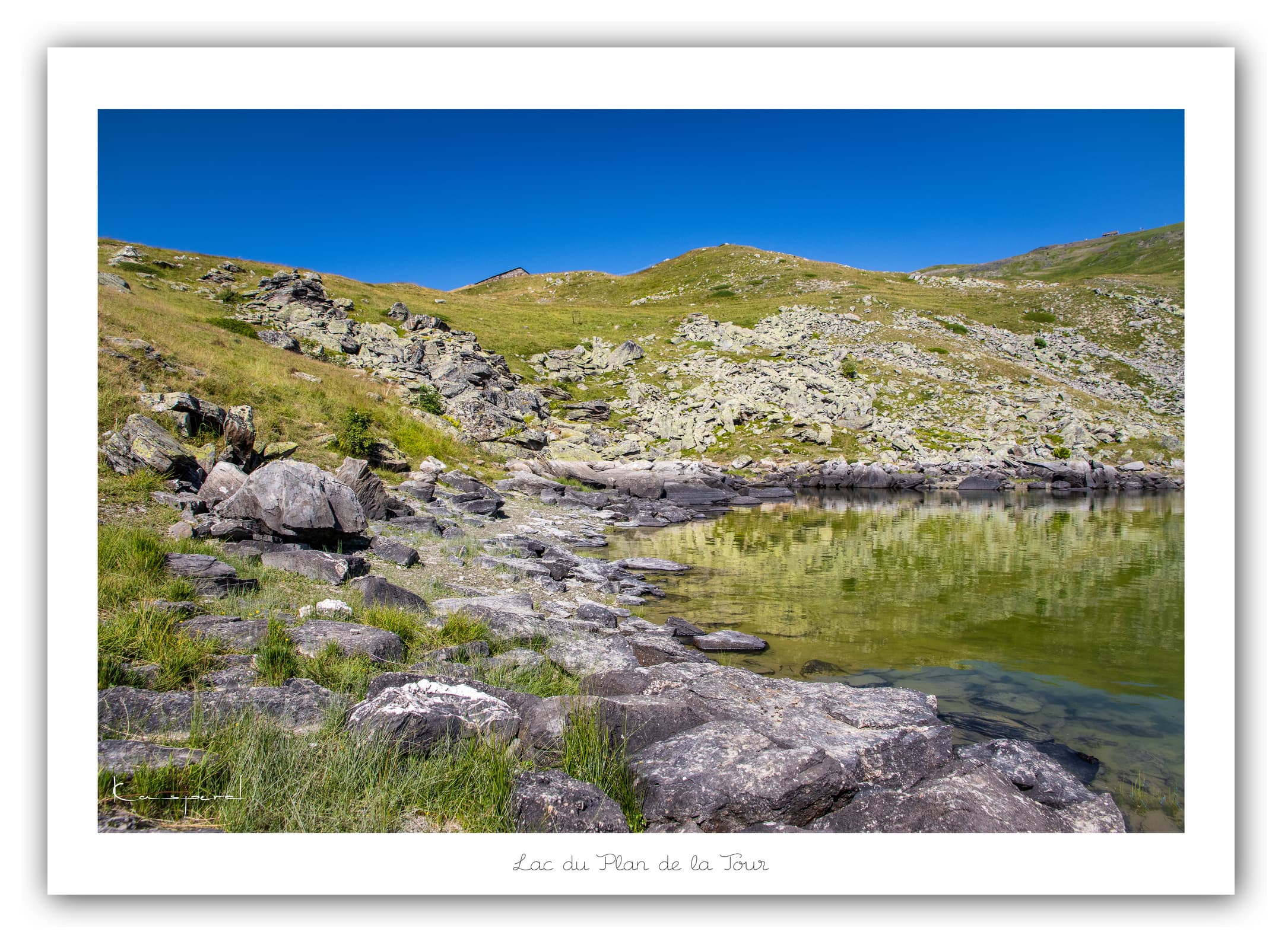Générique Poster Lac du Plan de la Tour (Savoie). Affiches Formats 30x40cm, 40x60 cm ou 50x70 cm. Impression sur Papier Photo. Décoration murale. Paysage. Montagne.
