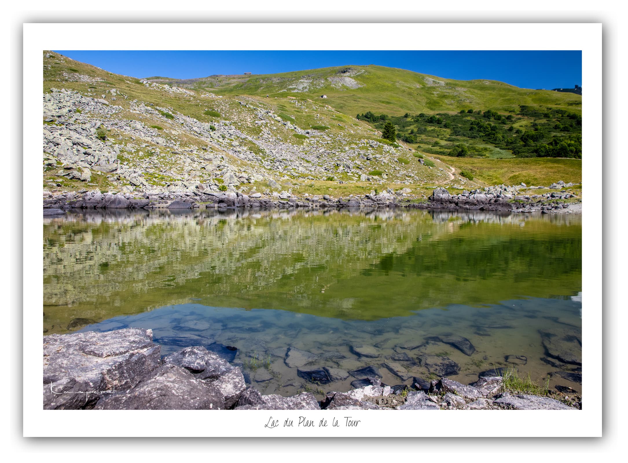 Générique Poster Lac du Plan de la Tour (Savoie). Affiches Formats 30x40cm, 40x60 cm ou 50x70 cm. Impression sur Papier Photo. Décoration murale. Paysage. Montagne.