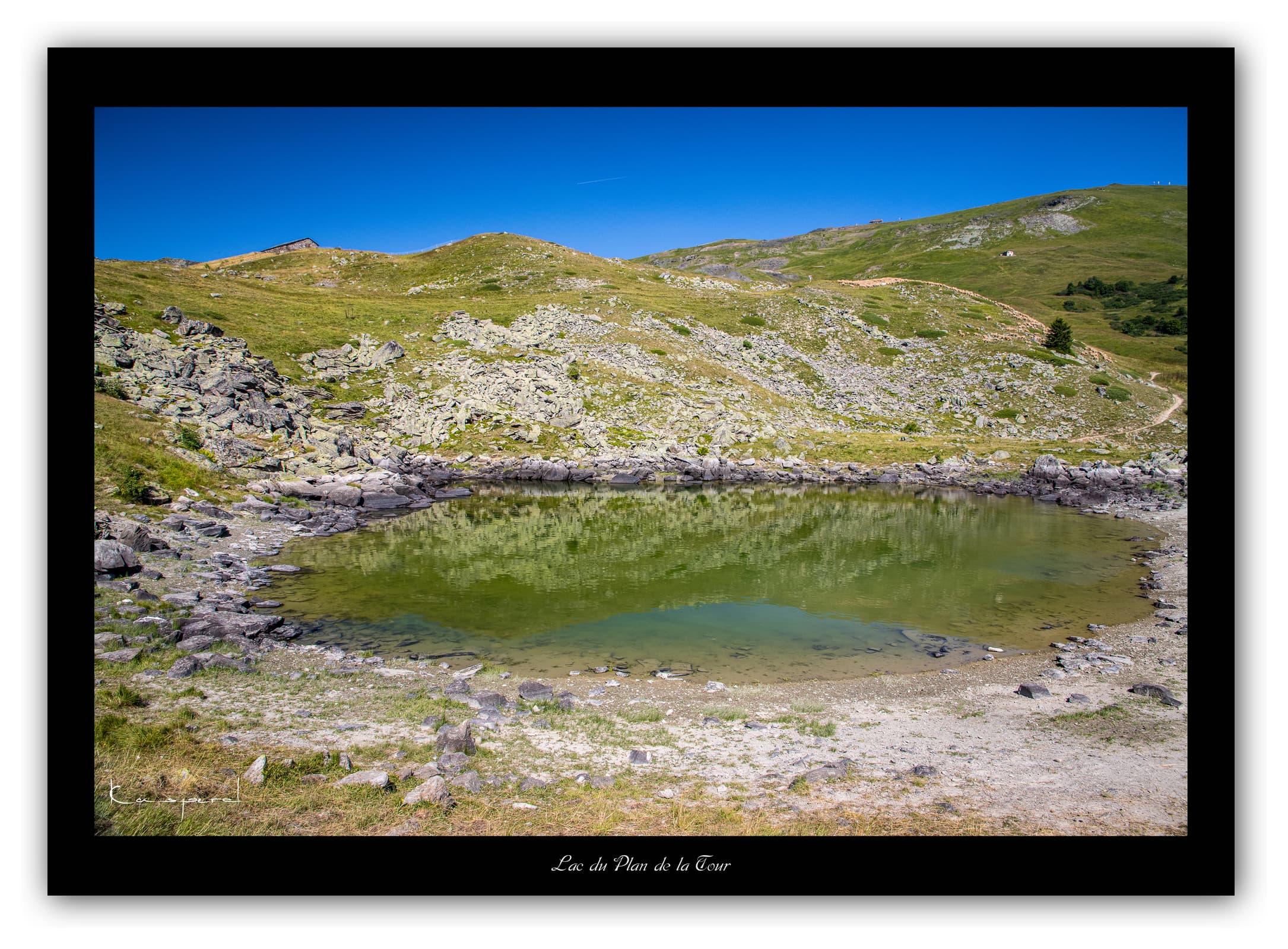 Générique Poster Lac du Plan de la Tour (Savoie). Affiches Formats 30x40cm, 40x60 cm ou 50x70 cm. Impression sur Papier Photo. Décoration murale. Paysage. Montagne.