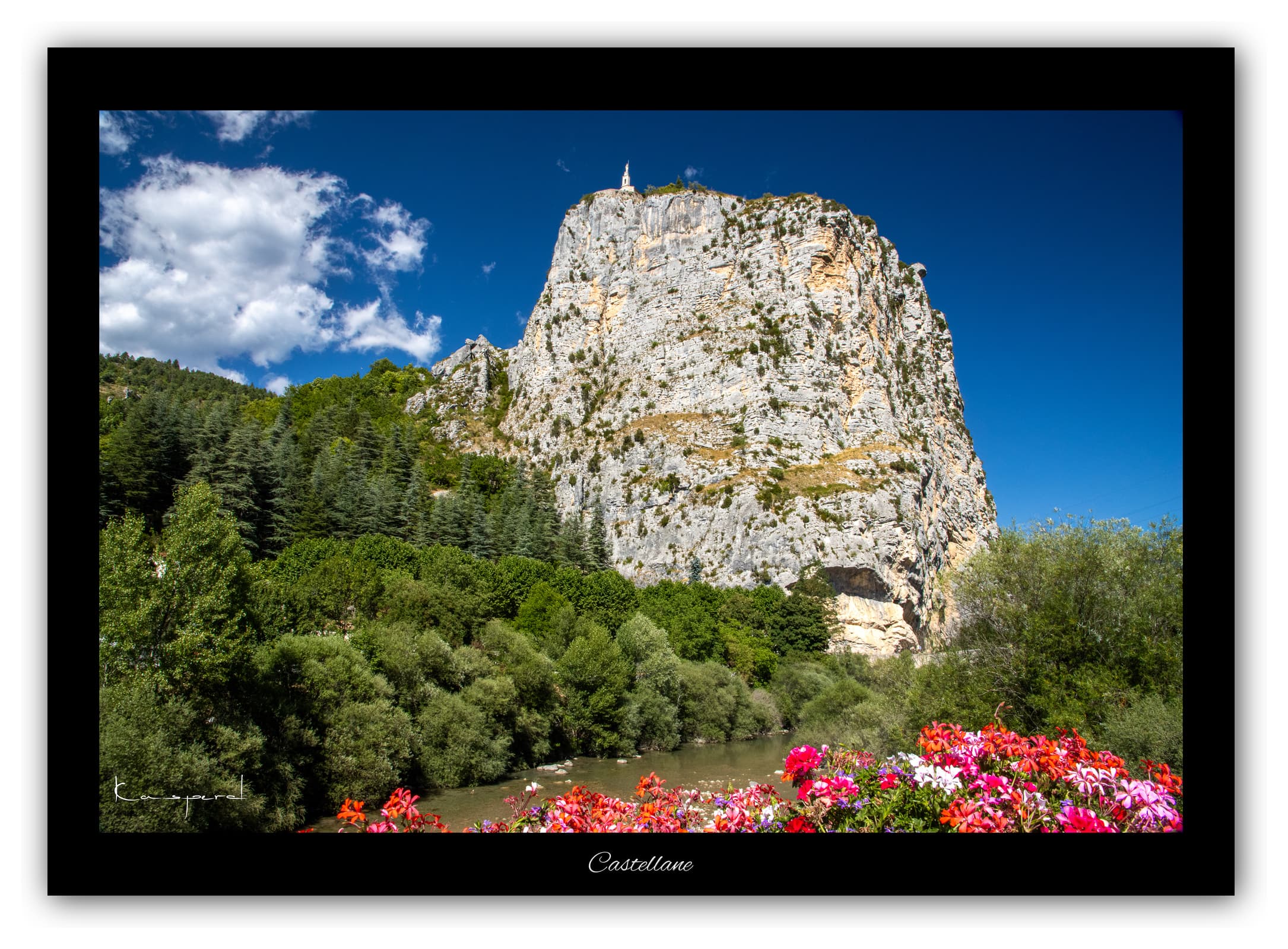 Générique Poster Castellane (Alpes de Haute-Provence - France). Affiches Formats 30x40 cm, 40x60 cm ou 50x70 cm. Impression sur Papier Photo. Décoration murale. Village. Paysage.