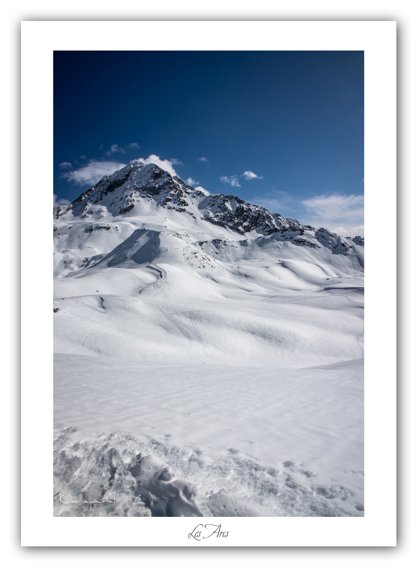 Générique Poster Les Arcs - Les Alpes (France). Affiches Formats 30x40 cm, 40x60 cm ou 50x70 cm. Impression sur Papier Photo. Décoration murale. Portrait. Montagne.
