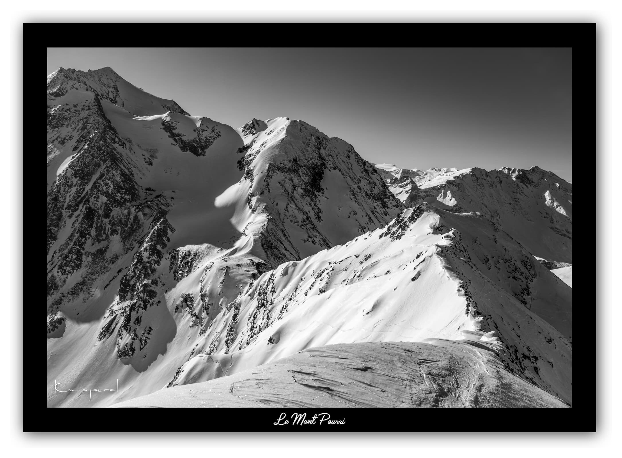 Générique Poster Le Mont Pourri - Les Alpes (France). Affiches Formats 40x30 cm, 60x40 cm ou 70x50 cm. Impression sur Papier Photo. Décoration murale. Paysage. Montagne. Noir et Blanc.