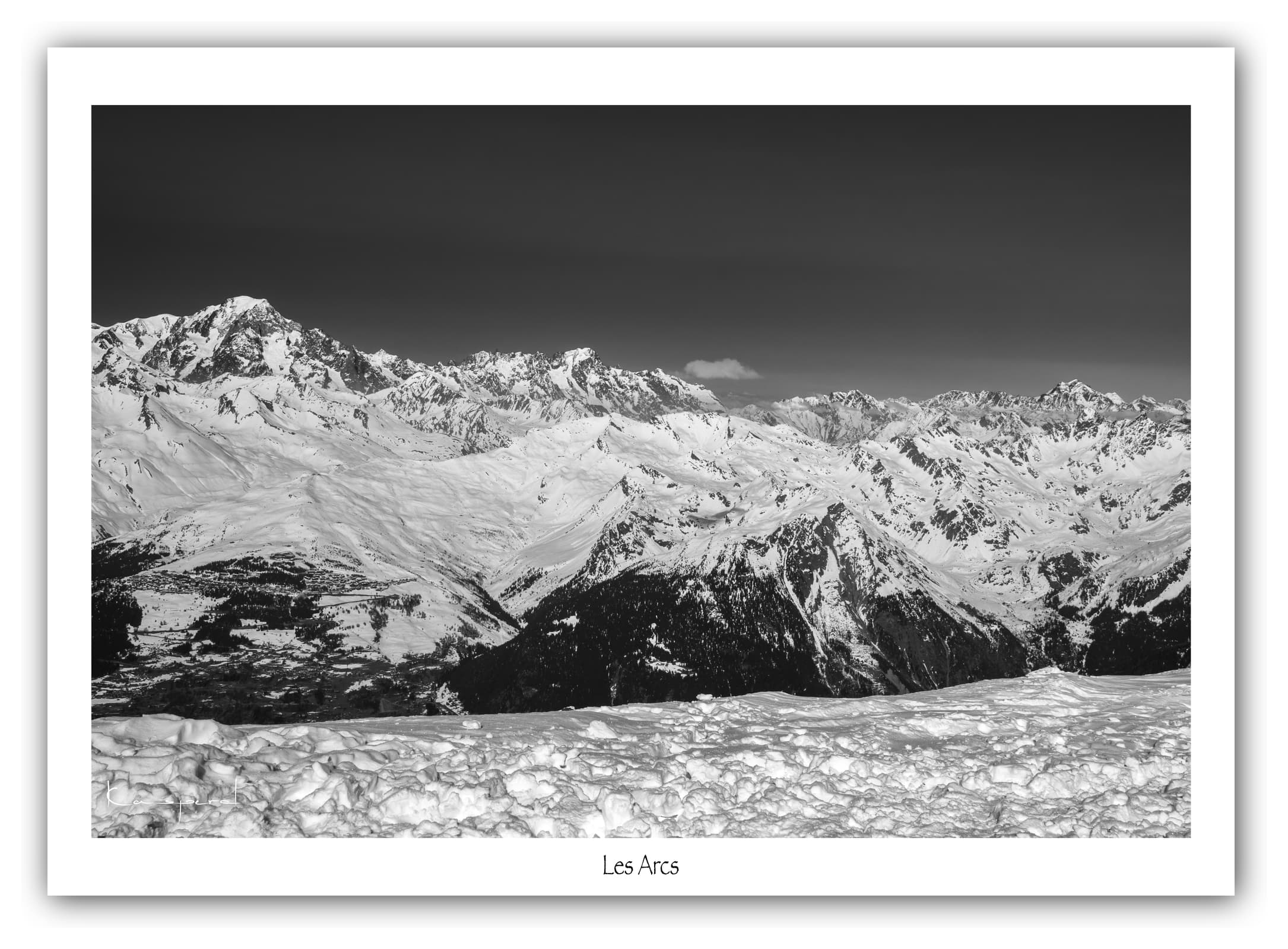 Générique Poster Les Arcs - Les Alpes (France). Affiches Formats 40x30 cm, 60x40 cm ou 70x50 cm. Impression sur Papier Photo. Décoration murale. Paysage. Montagne. Noir et Blanc.