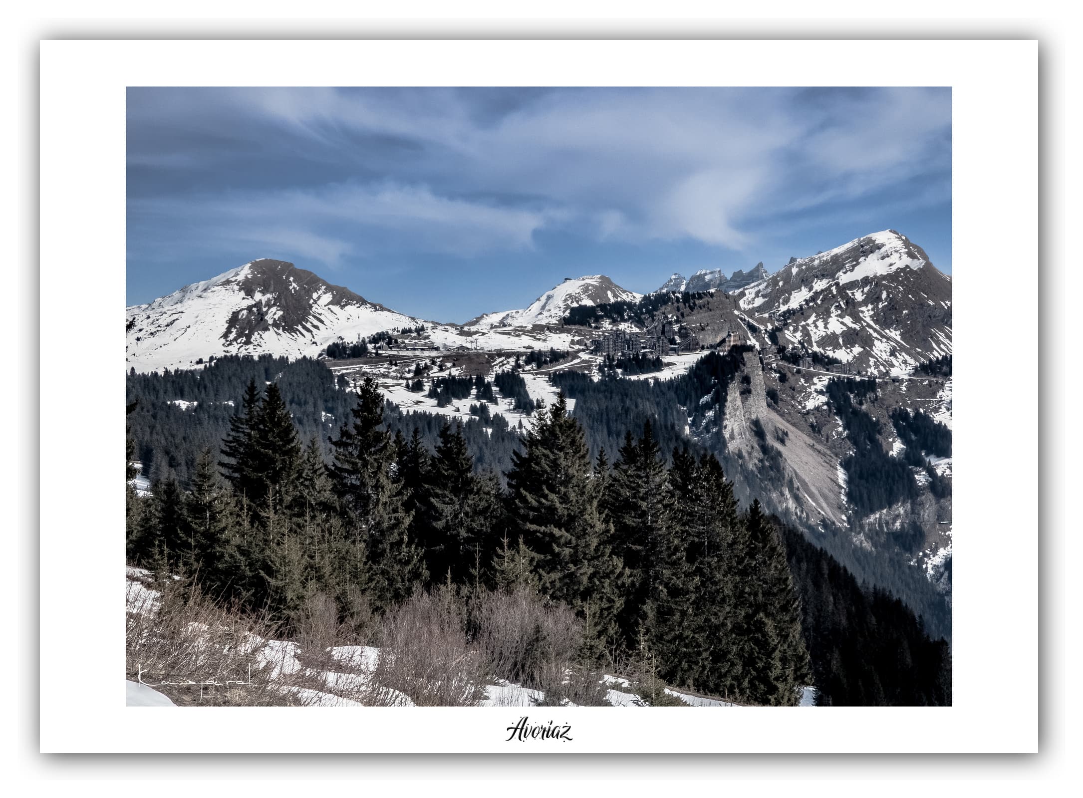 Poster Avoriaz - Haute Savoie (France). Affiches Formats 30x40 cm, 40x60 cm ou 50x70 cm. Impression sur Papier Photo. Décoration murale. Nature. Paysage. Panorama. Montagne.