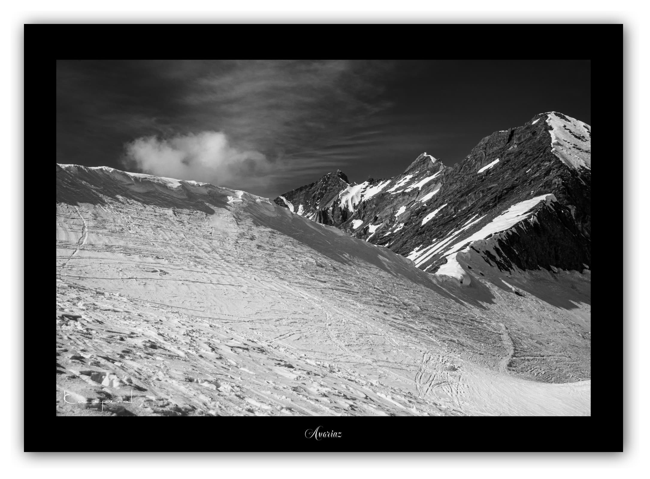 Poster Paysage à Avoriaz (France). Affiches Formats 30x40 cm, 40x60 cm ou 50x70 cm. Impression sur Papier Photo. Décoration murale. Nature. Paysage. Panorama. Montagne. Noir et Blanc.
