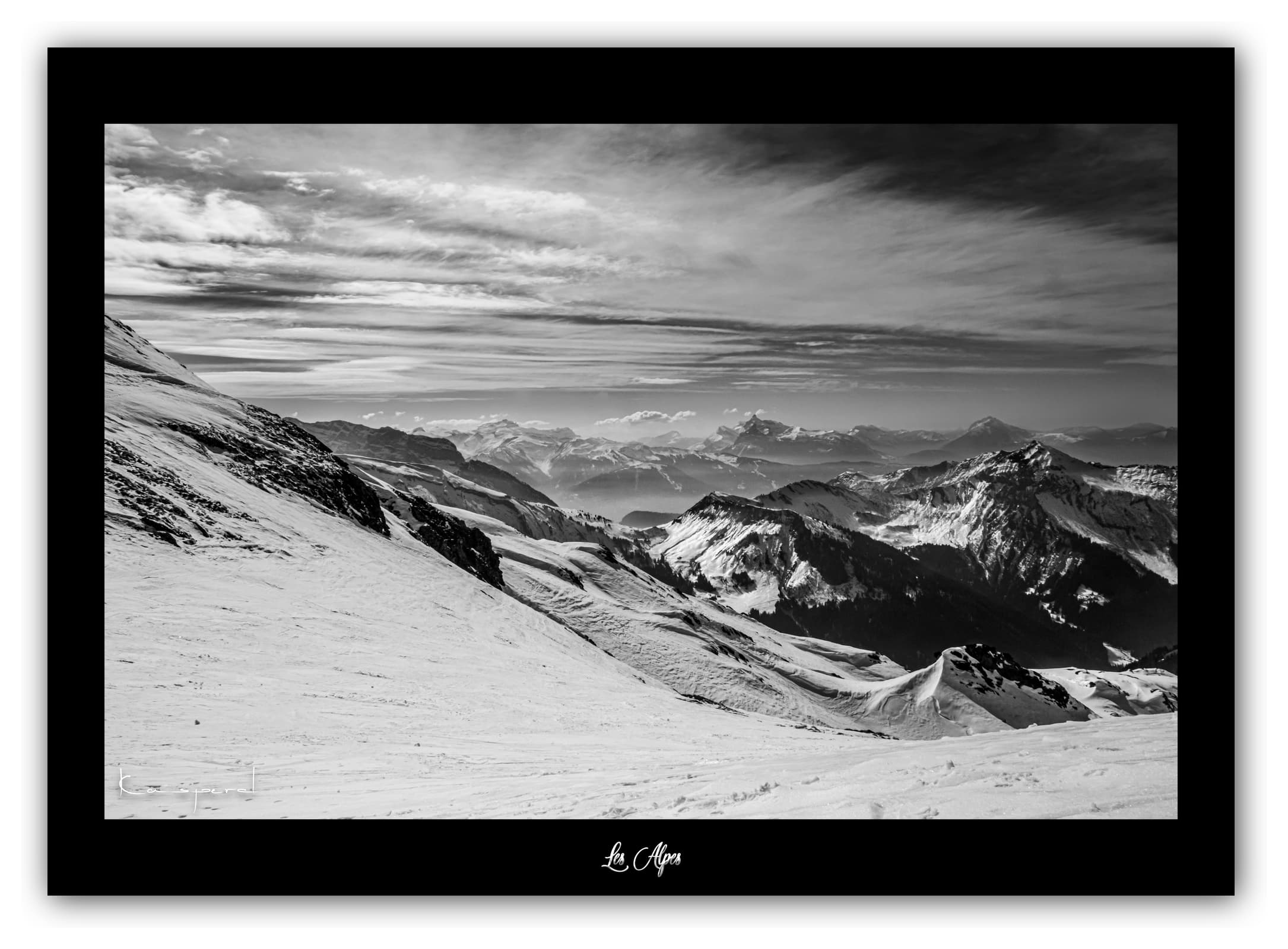 Poster Paysage Alpin. Affiches Formats 30x40 cm, 40x60 cm ou 50x70 cm. Impression sur Papier Photo. Décoration murale. Nature. Paysage. Panorama. Montagne. Noir et Blanc.