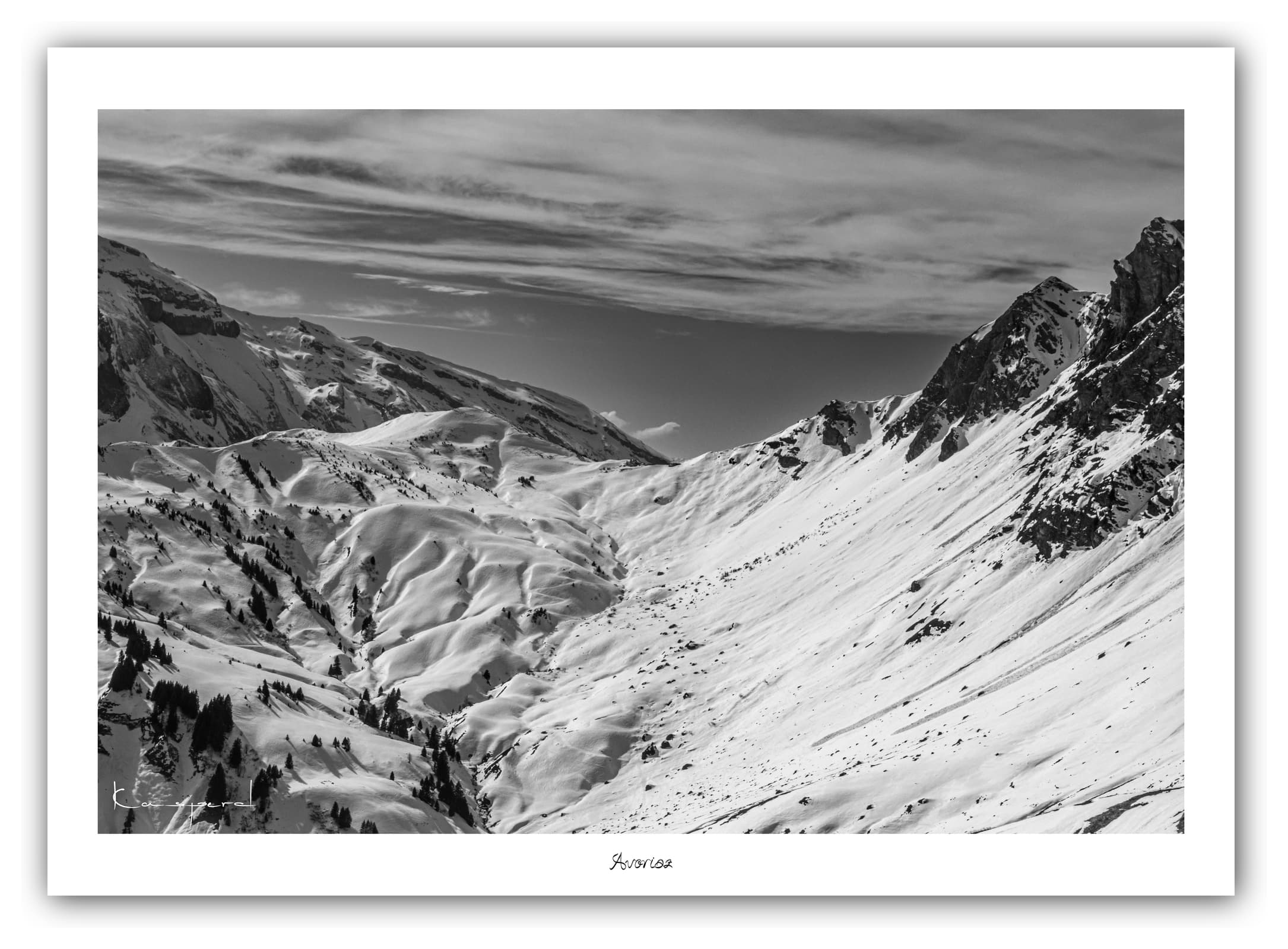 Poster Le Fornet à Avoriaz (France). Affiches Formats 30x40 cm, 40x60 cm ou 50x70 cm. Impression sur Papier Photo. Décoration murale. Nature. Paysage. Panorama. Montagne. Noir et Blanc.
