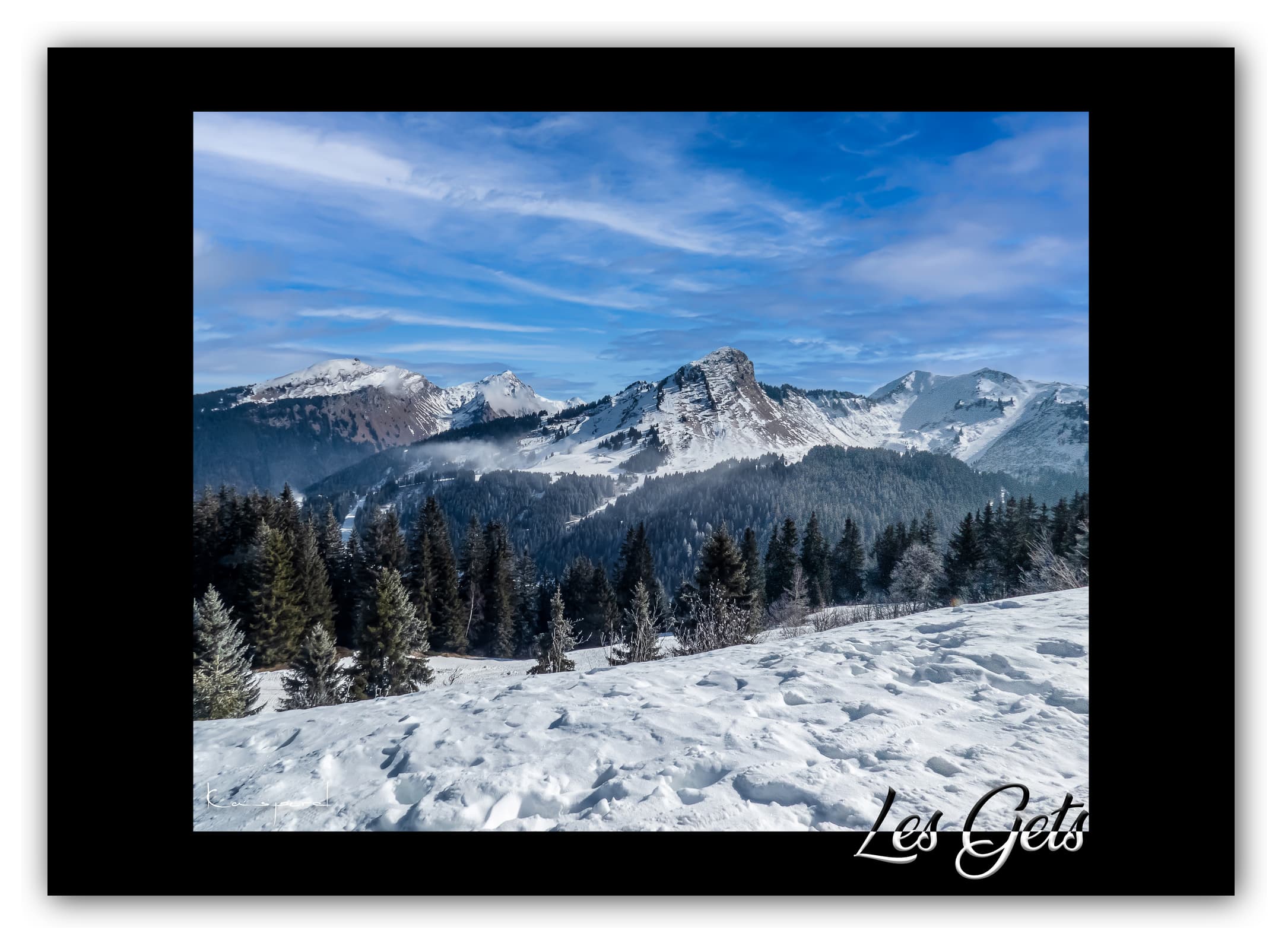 Poster Les Gets - Haute-Savoie (France). Affiches Formats 30x40 cm, 40x60 cm ou 50x70 cm. Impression sur Papier Photo. Décoration murale. Nature. Paysage. Panorama. Montagne.
