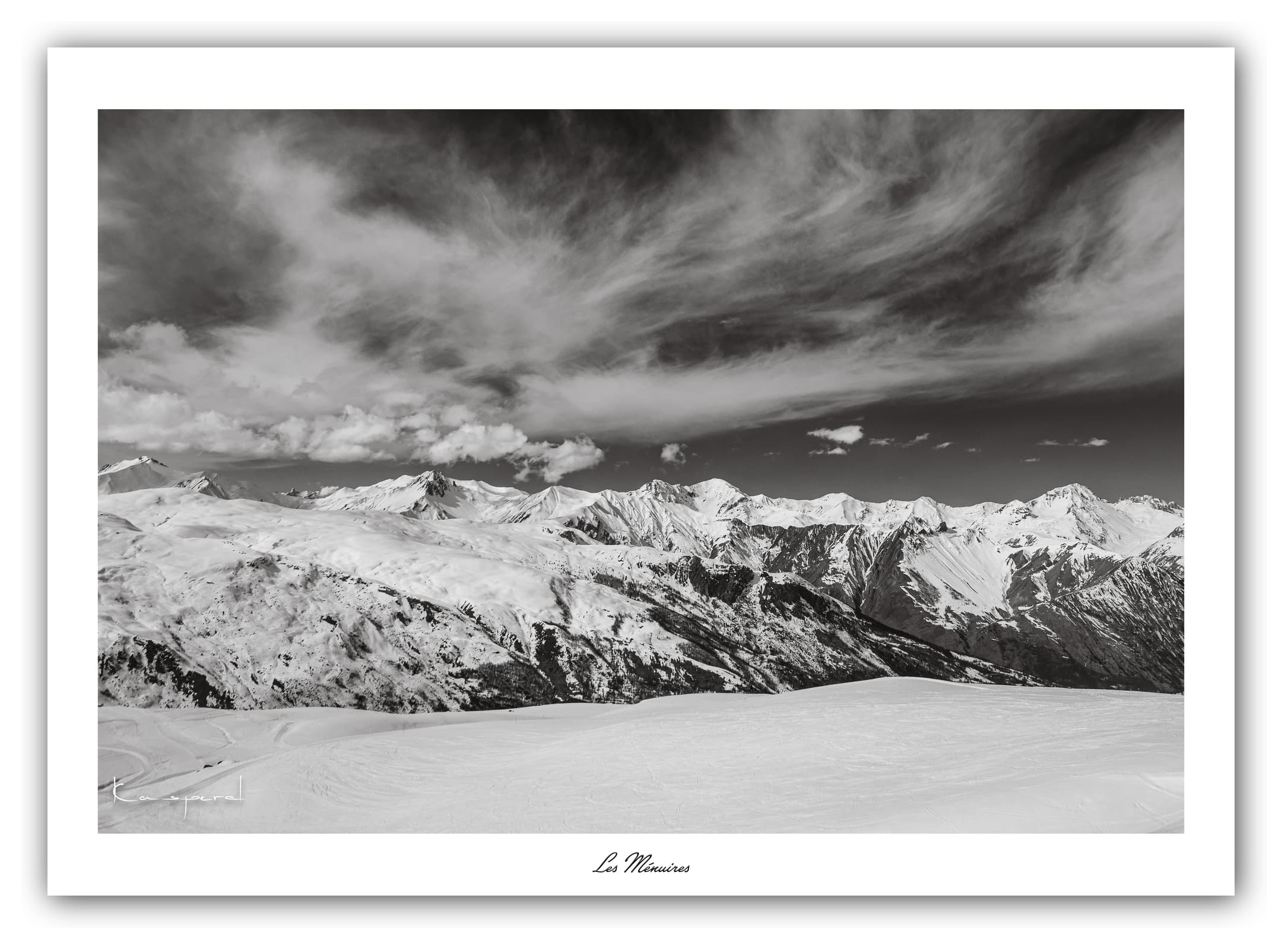 Générique Poster Les Ménuires (Savoie). Affiches Formats 30x40cm, 40x60 cm ou 50x70 cm. Impression sur Papier Photo. Décoration murale. Paysage. Montagne. Noir et Blanc.