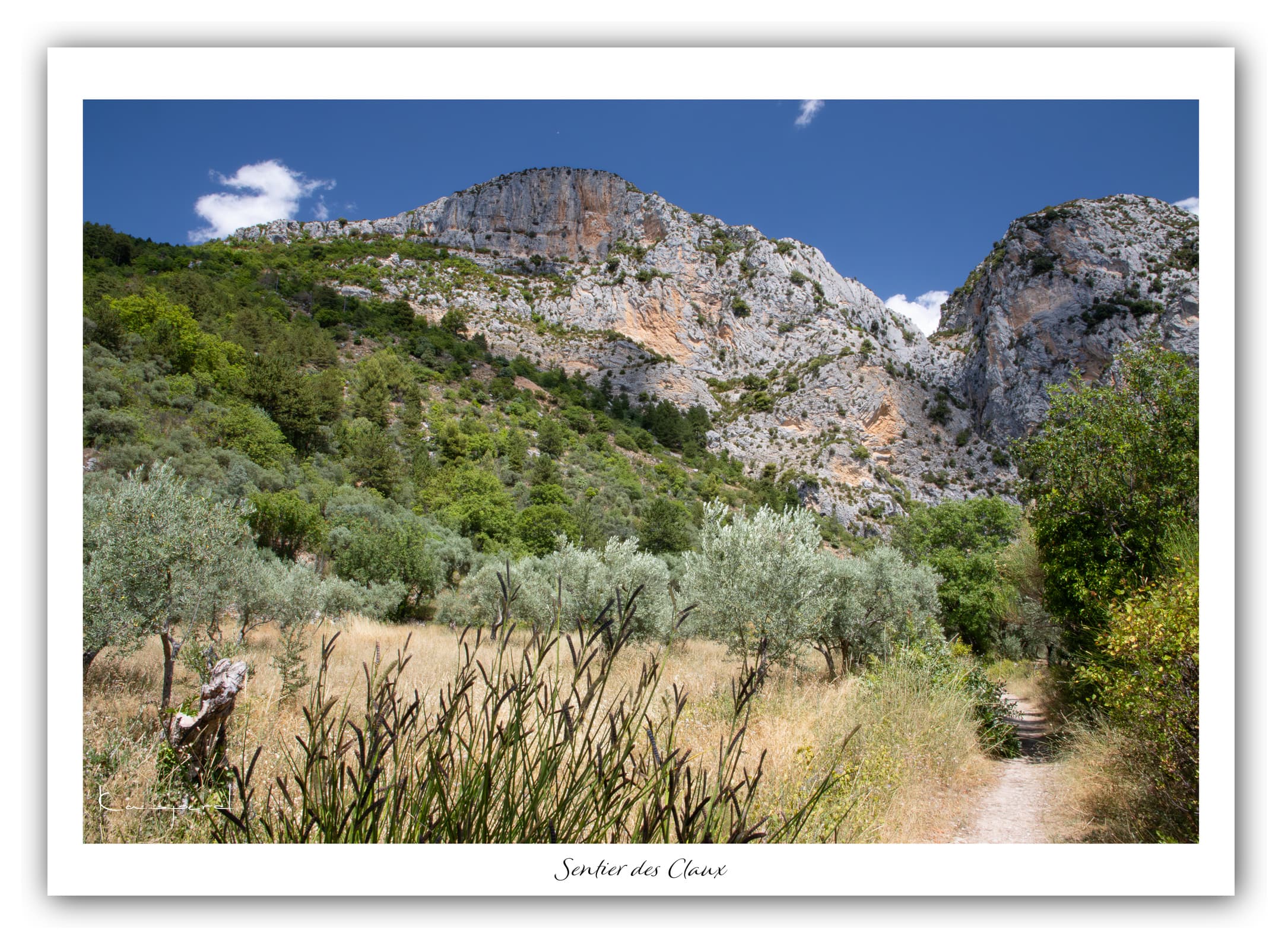Générique Poster Sentier des Claux (Alpes de haute-Provence - France). Affiches Formats 30x40 cm, 40x60 cm ou 50x70 cm. Impression sur Papier Photo. Décoration murale. Village. Paysage. Architecture.