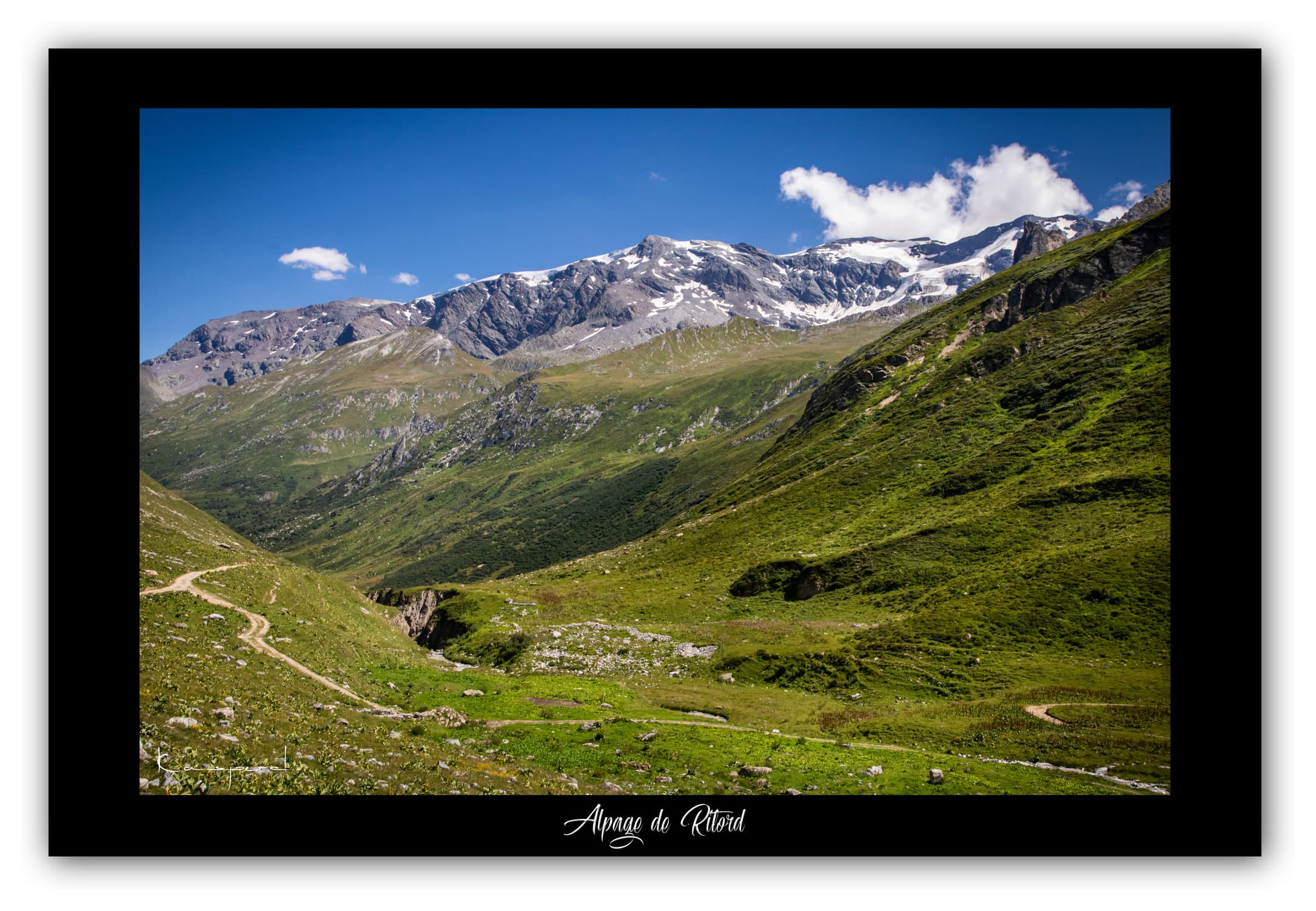Poster Alpage de Ritord - Savoie (Les Alpes - France). Affiches Formats 30x40 cm, 40x60 cm ou 50x70 cm. Impression sur Papier Photo. Décoration murale. Paysage montagne. Eté.