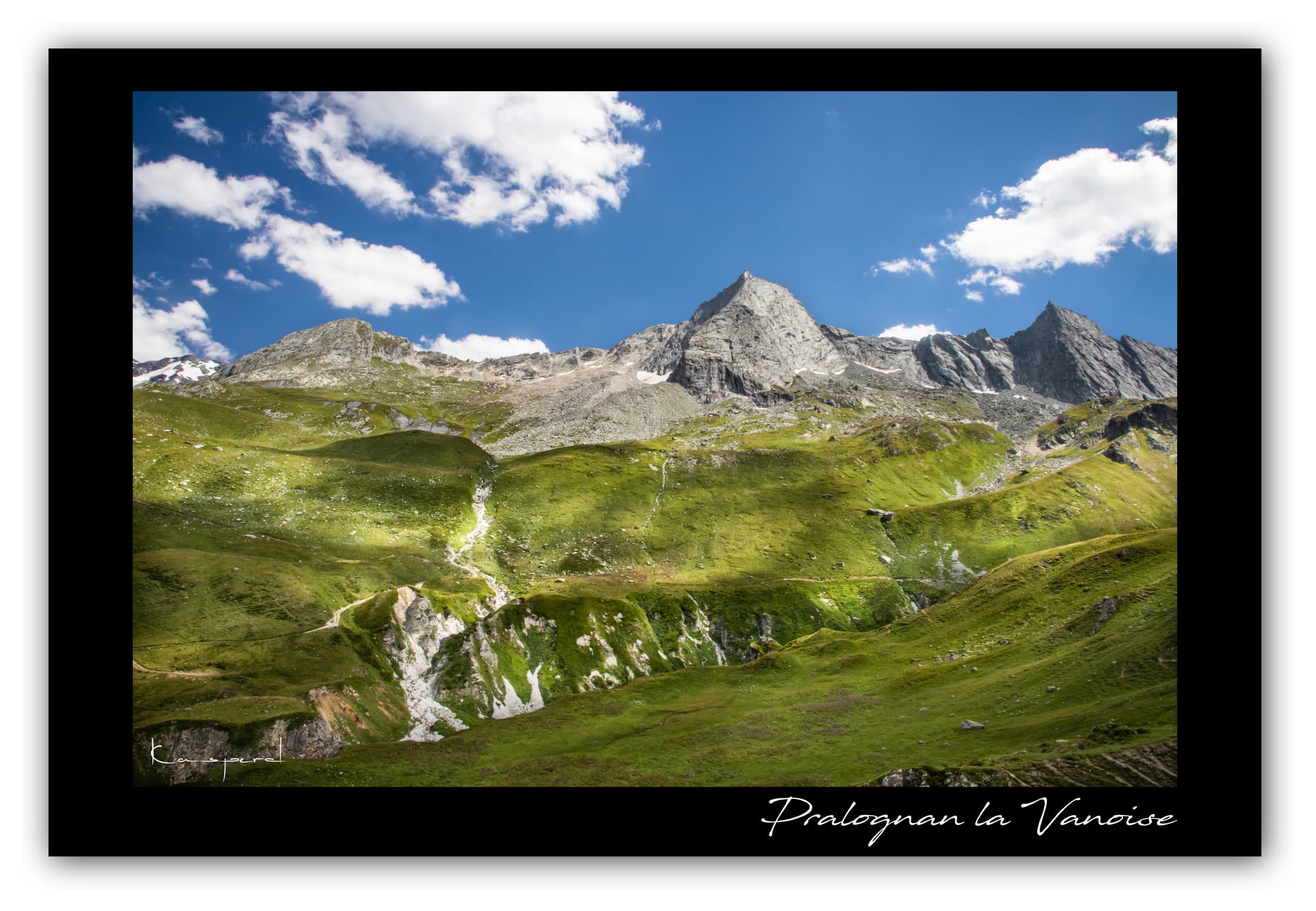 Poster Pralognan la Vanoise - Savoie (Les Alpes - France). Affiches Formats 30x40 cm, 40x60 cm ou 50x70 cm. Impression sur Papier Photo. Décoration murale. Paysage montagne. Eté.