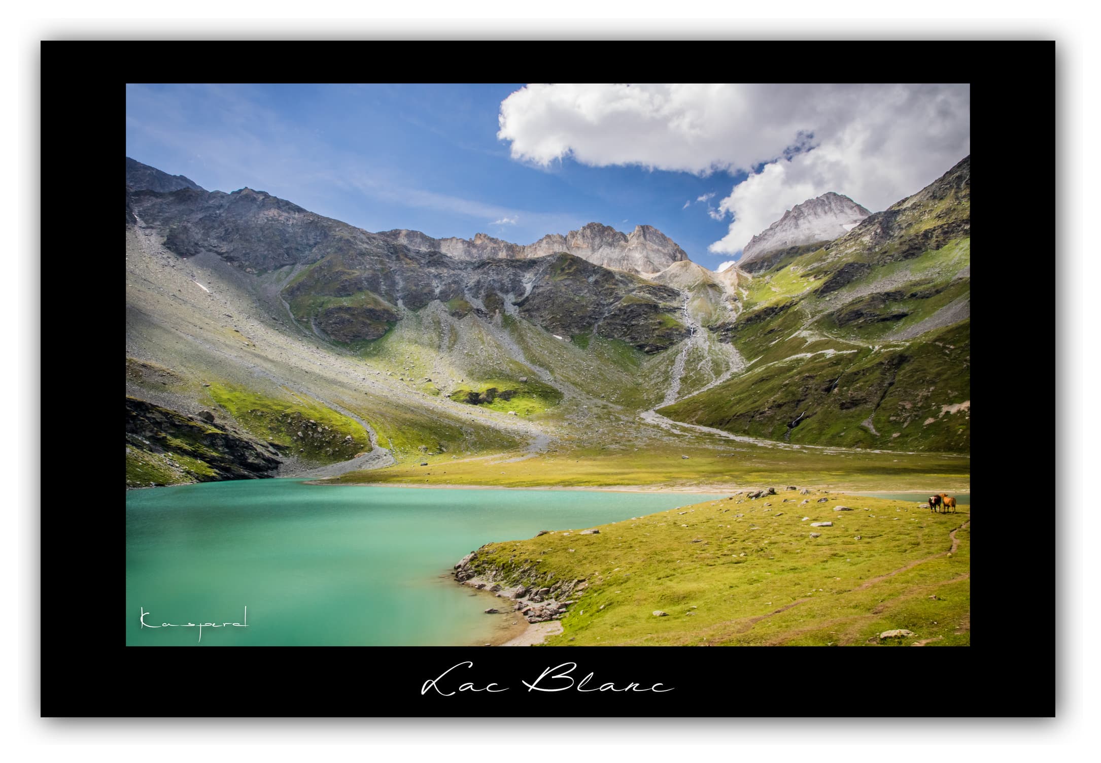 Poster Lac Blanc - Savoie (Les Alpes - France). Affiches Formats 30x40 cm, 40x60 cm ou 50x70 cm. Impression sur Papier Photo. Décoration murale. Paysage montagne. Eté.
