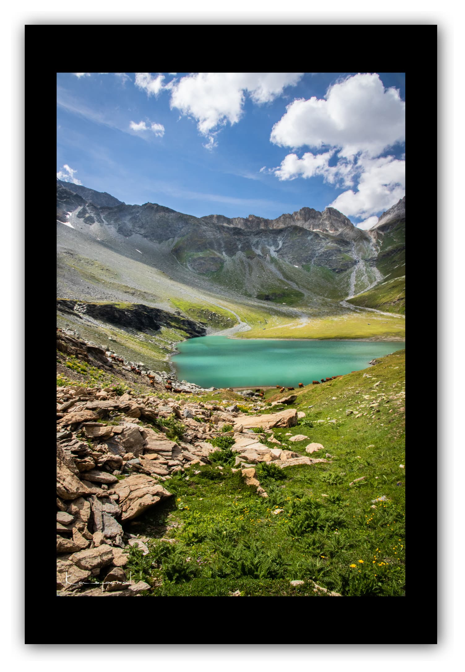 Poster Lac Blanc - Savoie (Les Alpes - France). Affiches Formats 30x40 cm, 40x60 cm ou 50x70 cm. Impression sur Papier Photo. Décoration murale. Paysage montagne. Eté.