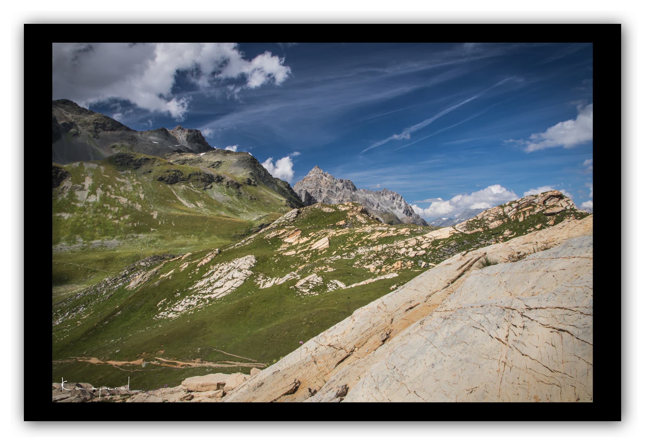 Poster Randonnée du Lac Blanc - Savoie (Les Alpes - France). Affiches Formats 30x40 cm, 40x60 cm ou 50x70 cm. Impression sur Papier Photo. Décoration murale. Paysage montagne. Eté.