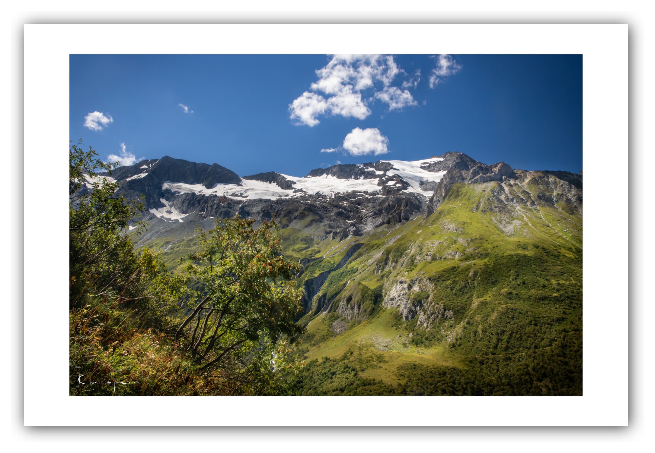Poster Champagny le Haut - Savoie (Les Alpes - France). Affiches Formats 30x40 cm, 40x60 cm ou 50x70 cm. Impression sur Papier Photo. Décoration murale. Paysage montagne. Eté.