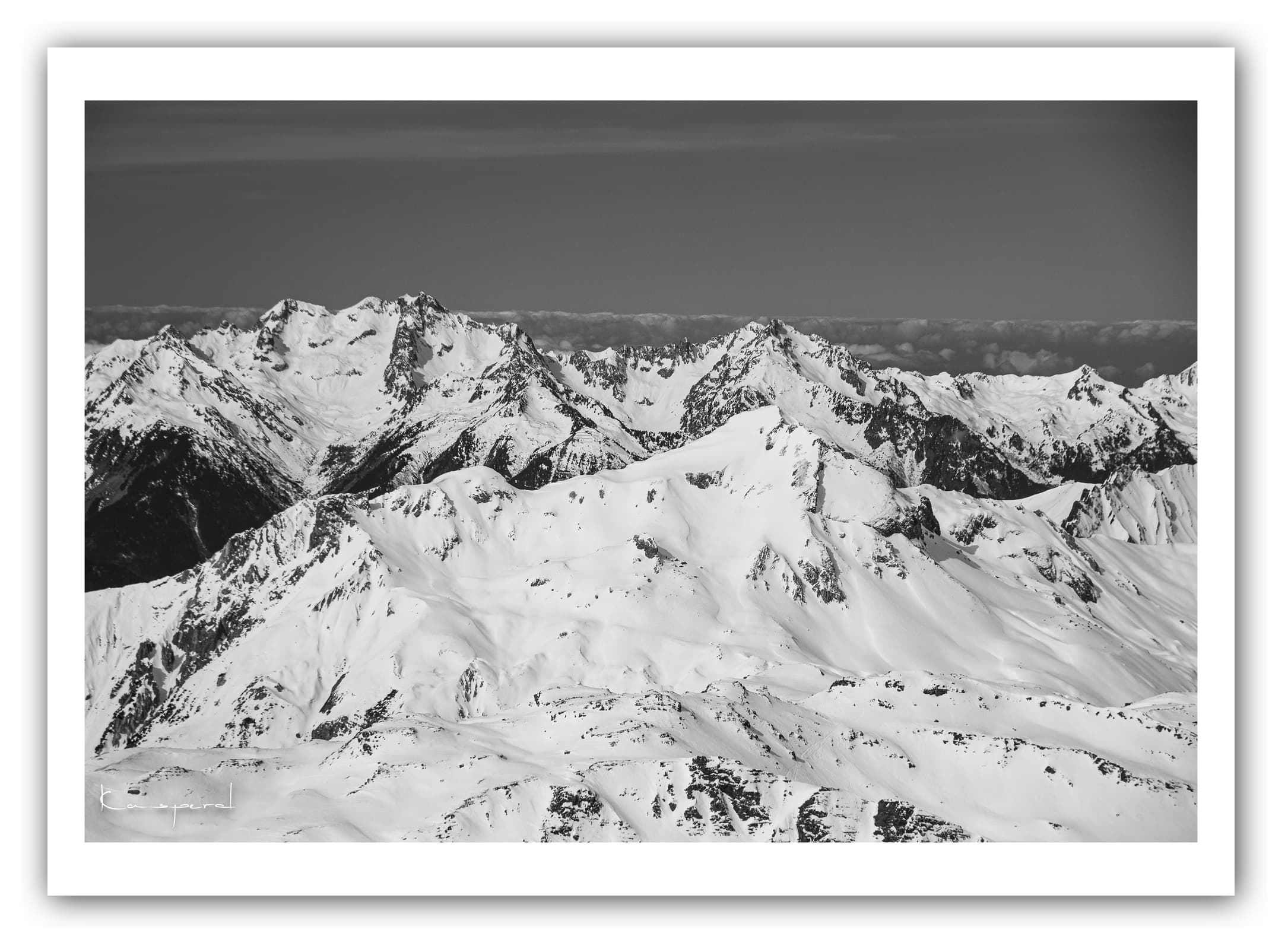 Générique Poster Val Thorens (Savoie). Affiches Formats 30x40cm, 40x60 cm ou 50x70 cm. Impression sur Papier Photo. Décoration murale. Paysage. Montagne. Noir et Blanc.