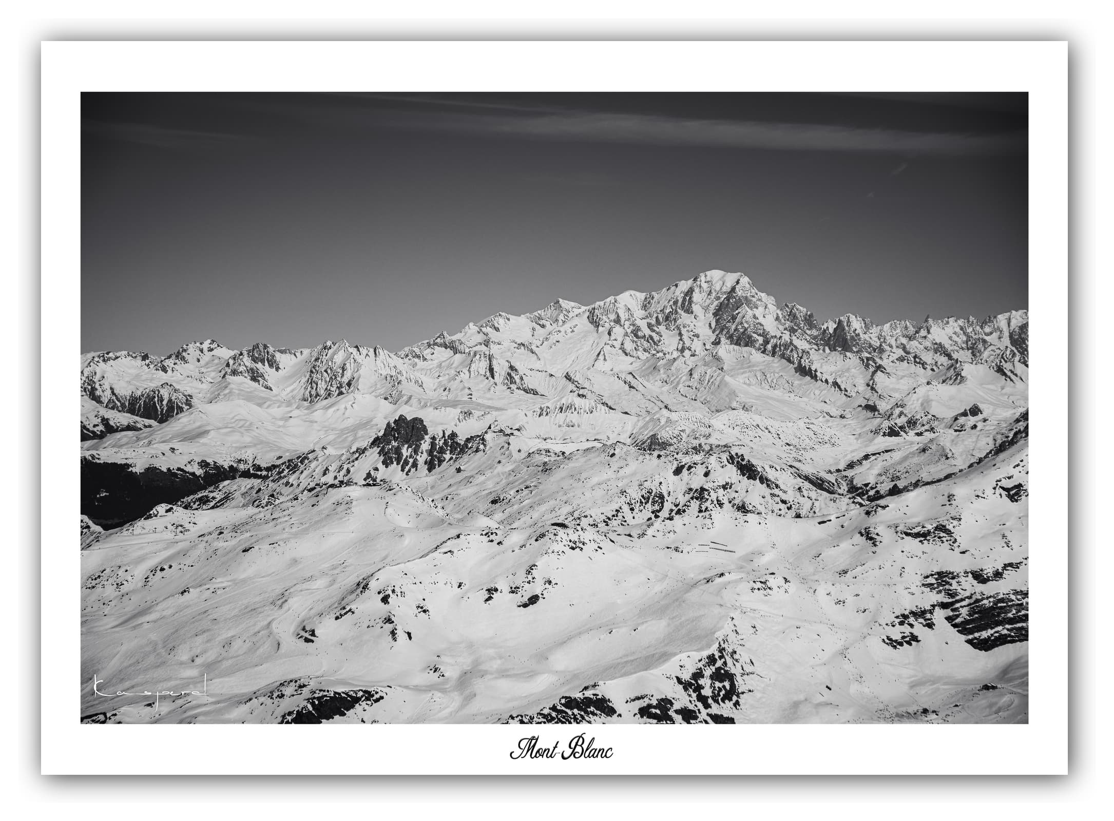 Générique Poster Le Mont Blanc (Savoie). Affiches Formats 30x40cm, 40x60 cm ou 50x70 cm. Impression sur Papier Photo. Décoration murale. Paysage. Montagne. Noir et Blanc.