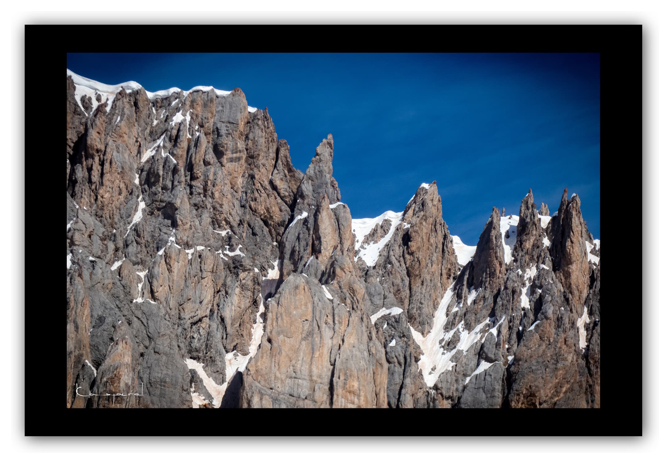 Poster Aiguilles à Valloire - Savoie (France). Affiches Formats 30x40 cm, 40x60 cm ou 50x70 cm. Impression sur Papier Photo. Décoration murale. Nature. Paysage. Panorama. Montagne. Hiver.