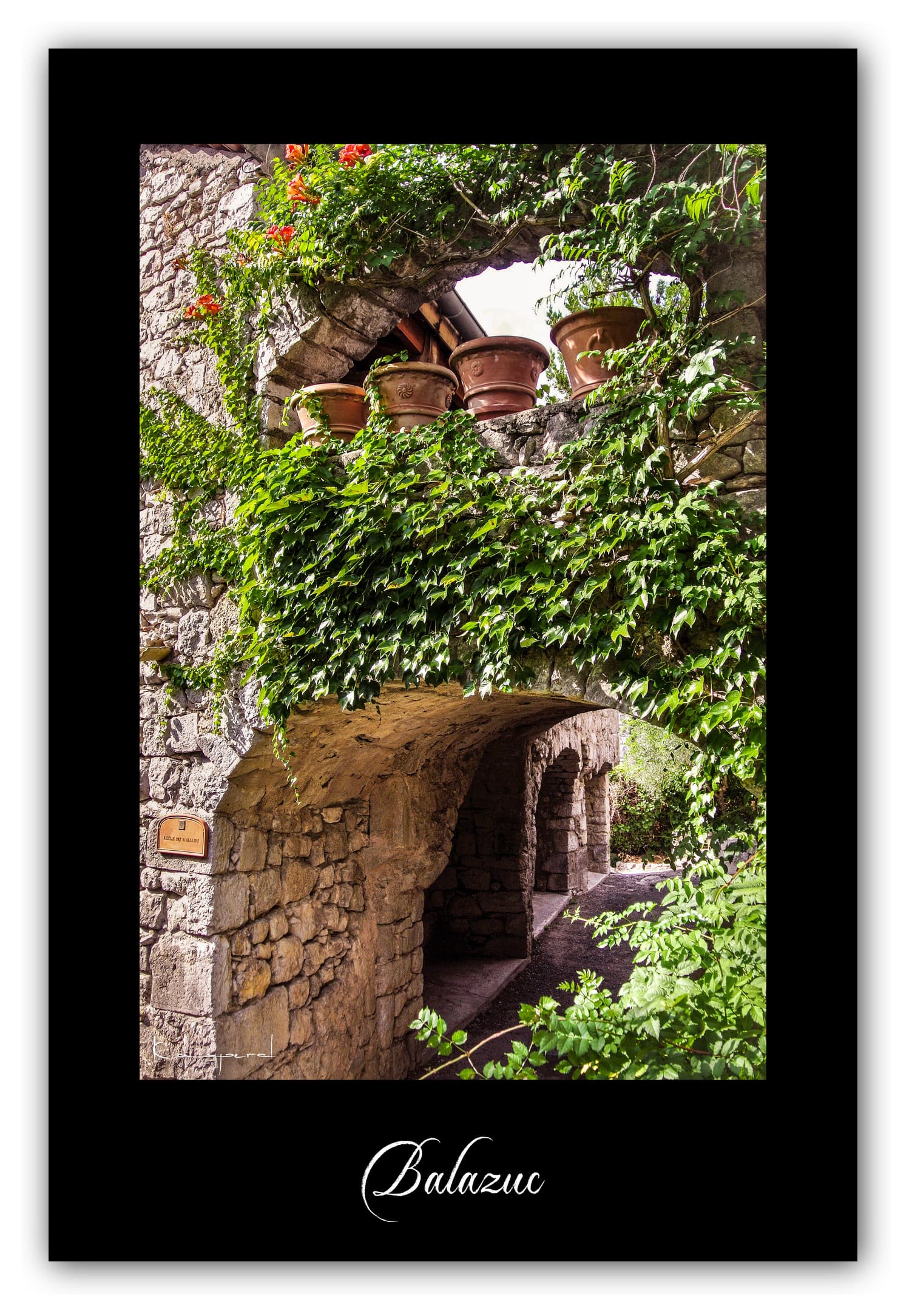 Poster Balazuc (Ardèche - France). Affiches Formats 30x40 cm, 40x60 cm ou 50x70 cm. Impression sur Papier Photo. Décoration murale. Village. Architecture.
