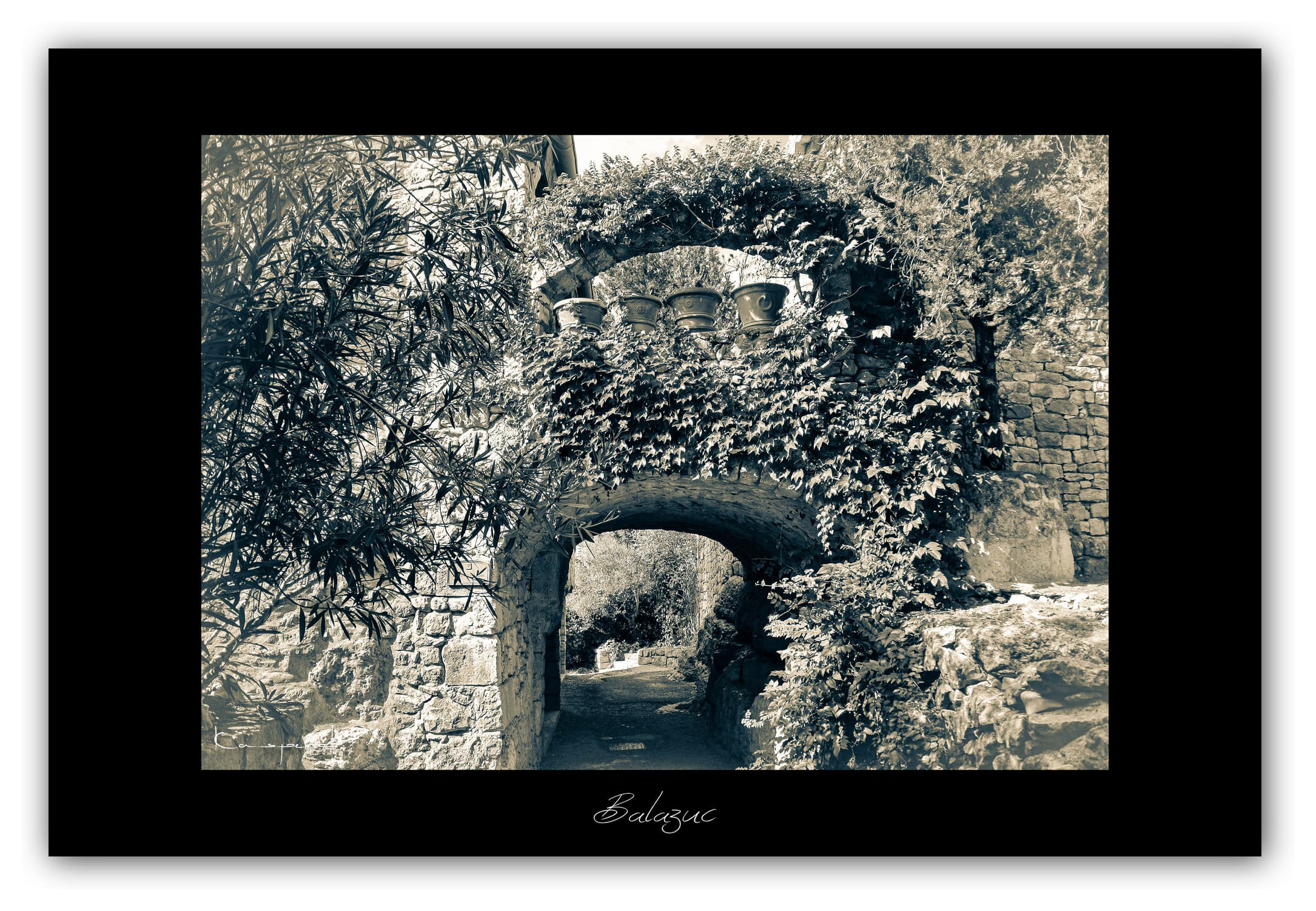 Poster Balazuc (Ardèche - France). Affiches Formats 30x40 cm, 40x60 cm ou 50x70 cm. Impression sur Papier Photo. Décoration murale. Village. Architecture.