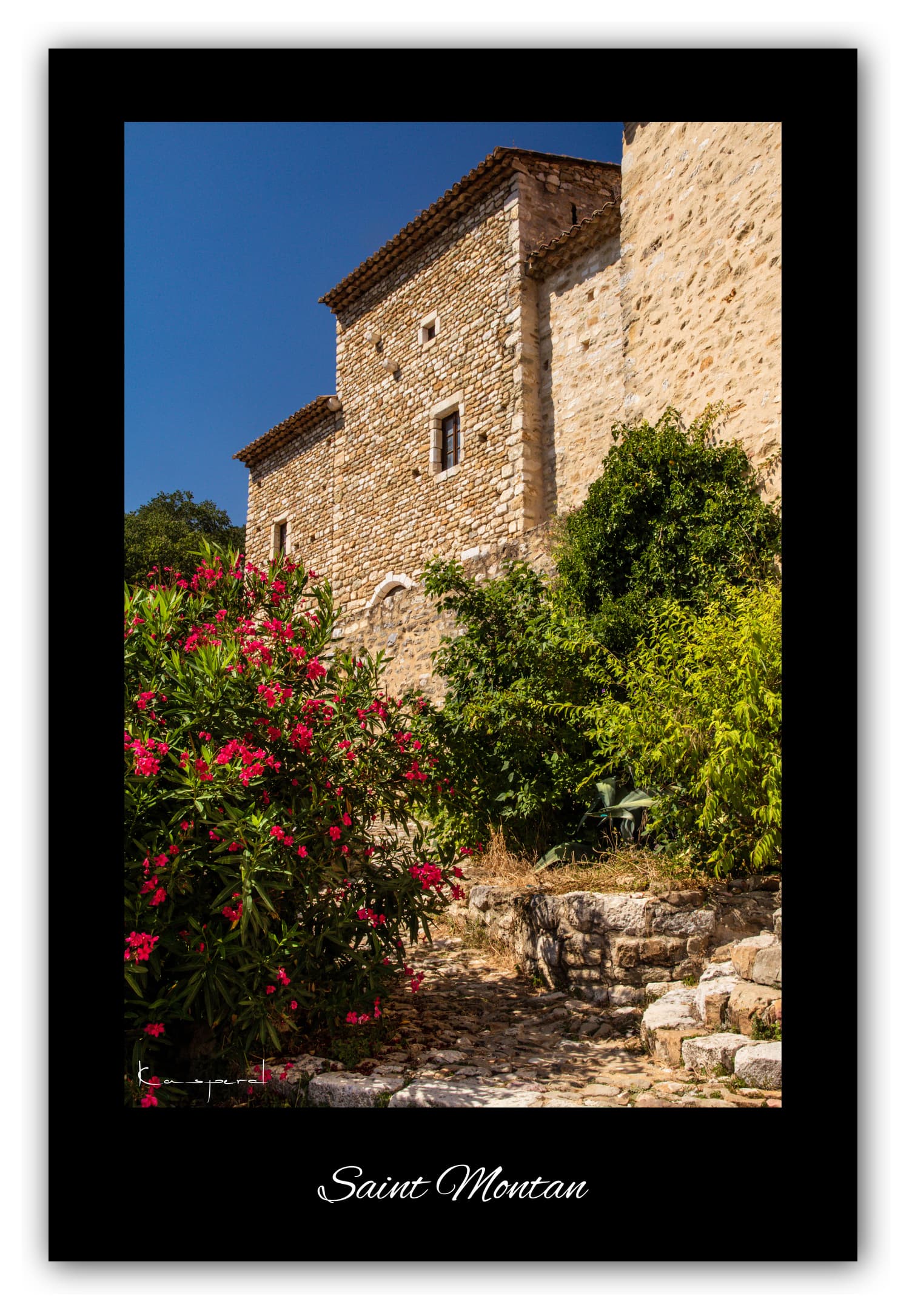 Poster Saint Montan (Ardèche - France). Affiches Formats 30x40 cm, 40x60 cm ou 50x70 cm. Impression sur Papier Photo. Décoration murale. Village. Architecture.